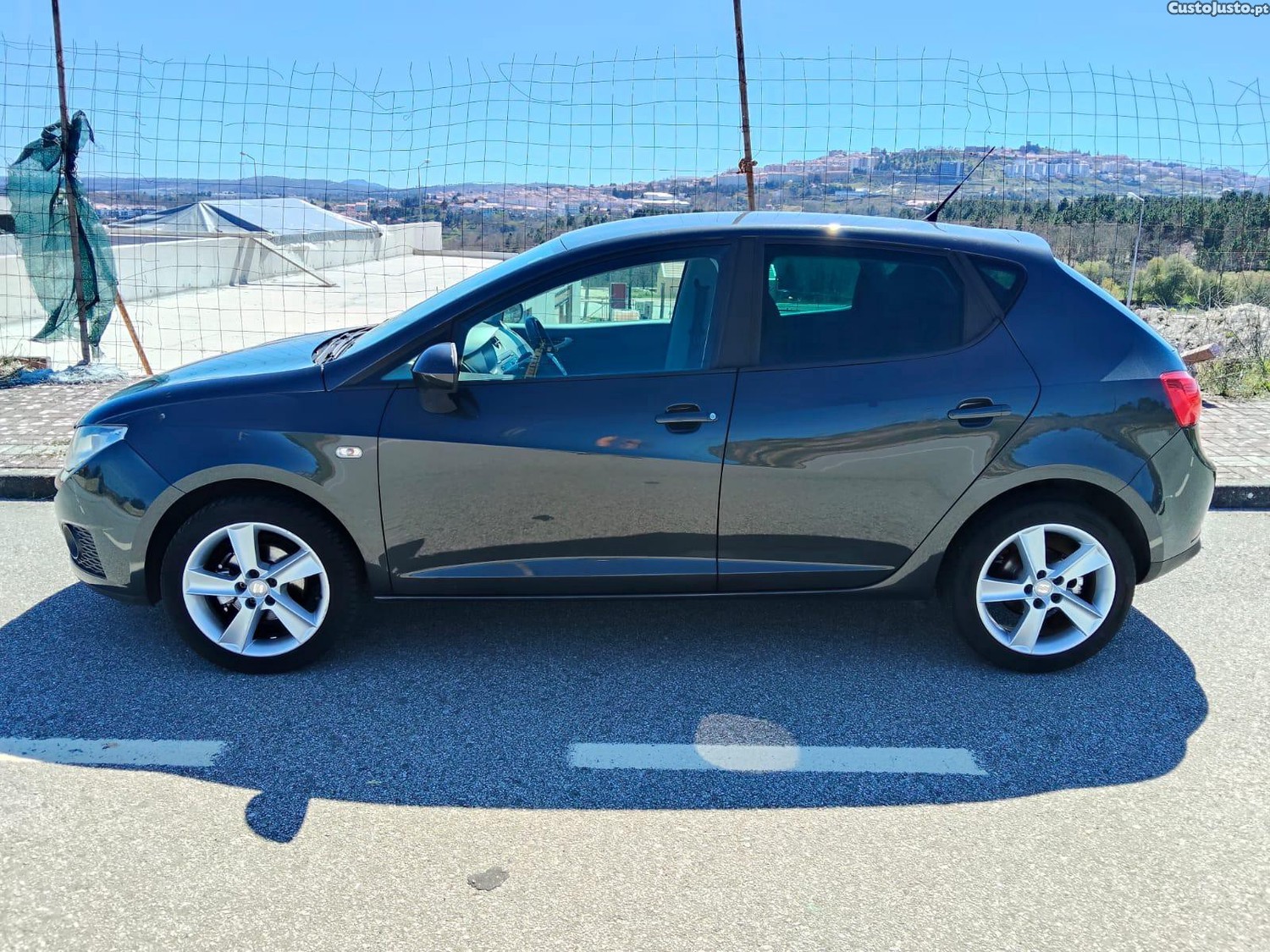 SEAT Ibiza 1.6 TDI COPA 90cv DPF — fotografia 5