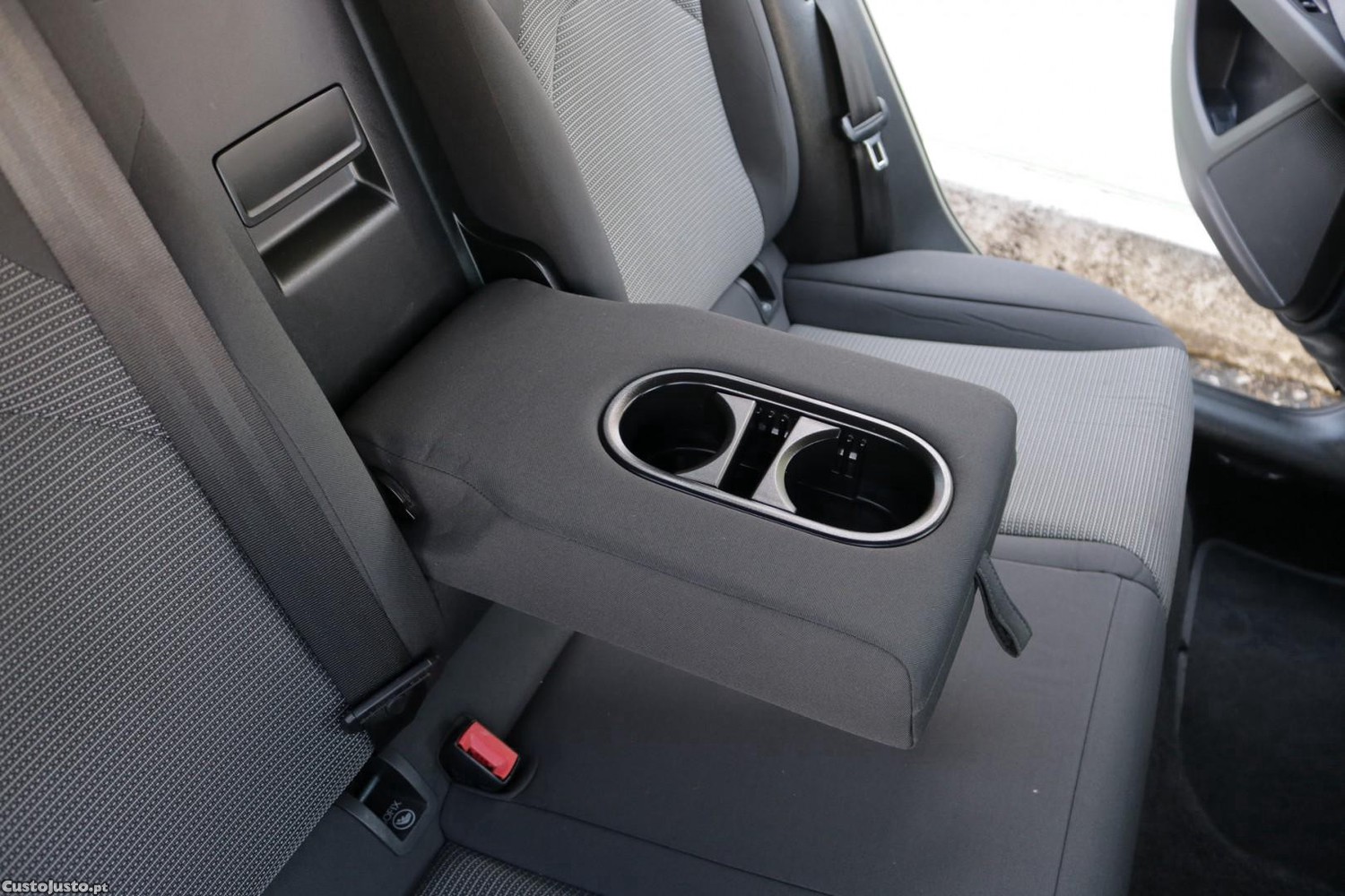 SEAT Leon ST 1.6 TDI Style 115cv — fotografia 36