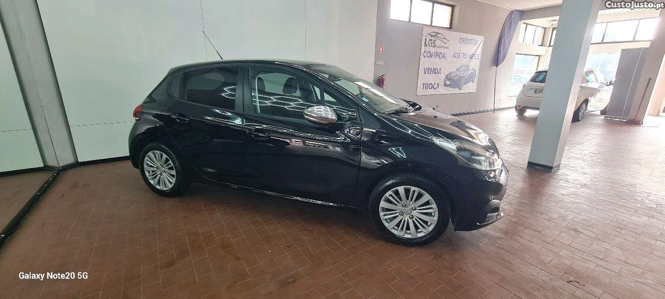Peugeot 208 1.2vti - 17 — photo 3