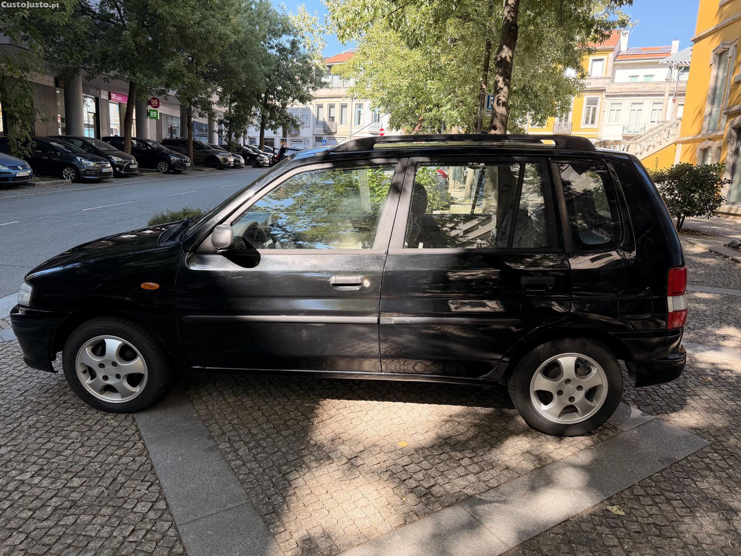 Mazda 2 Demio - 00 — photo 2