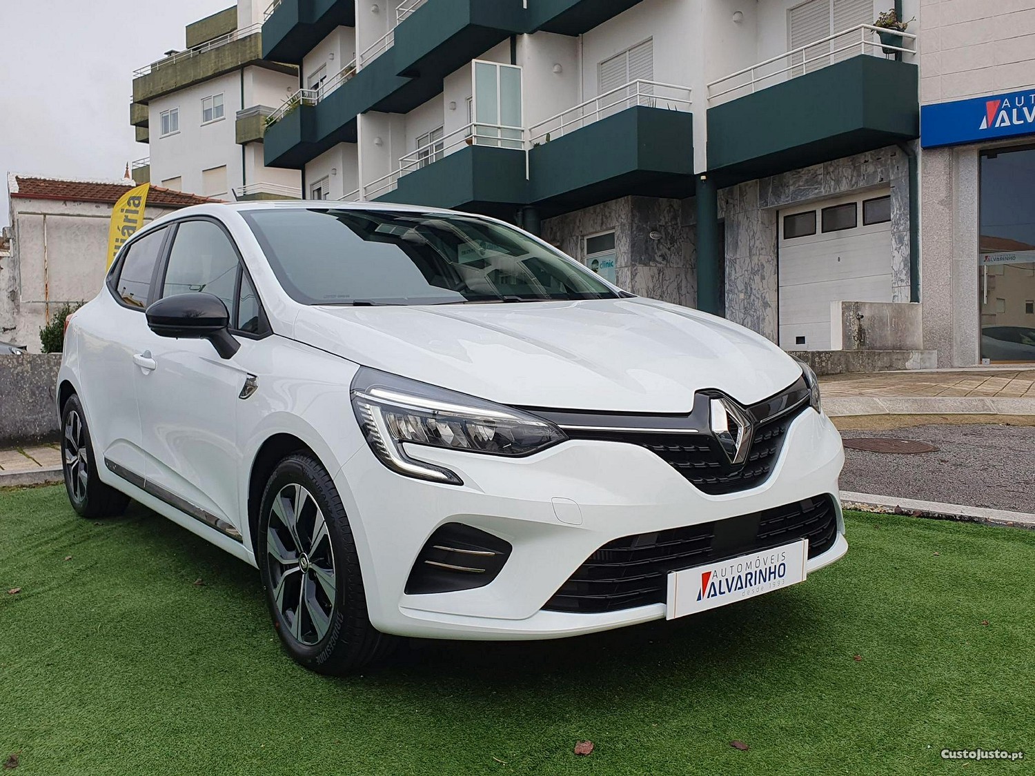 Renault Clio 1.0 TCe Limited - 22 — photo 3