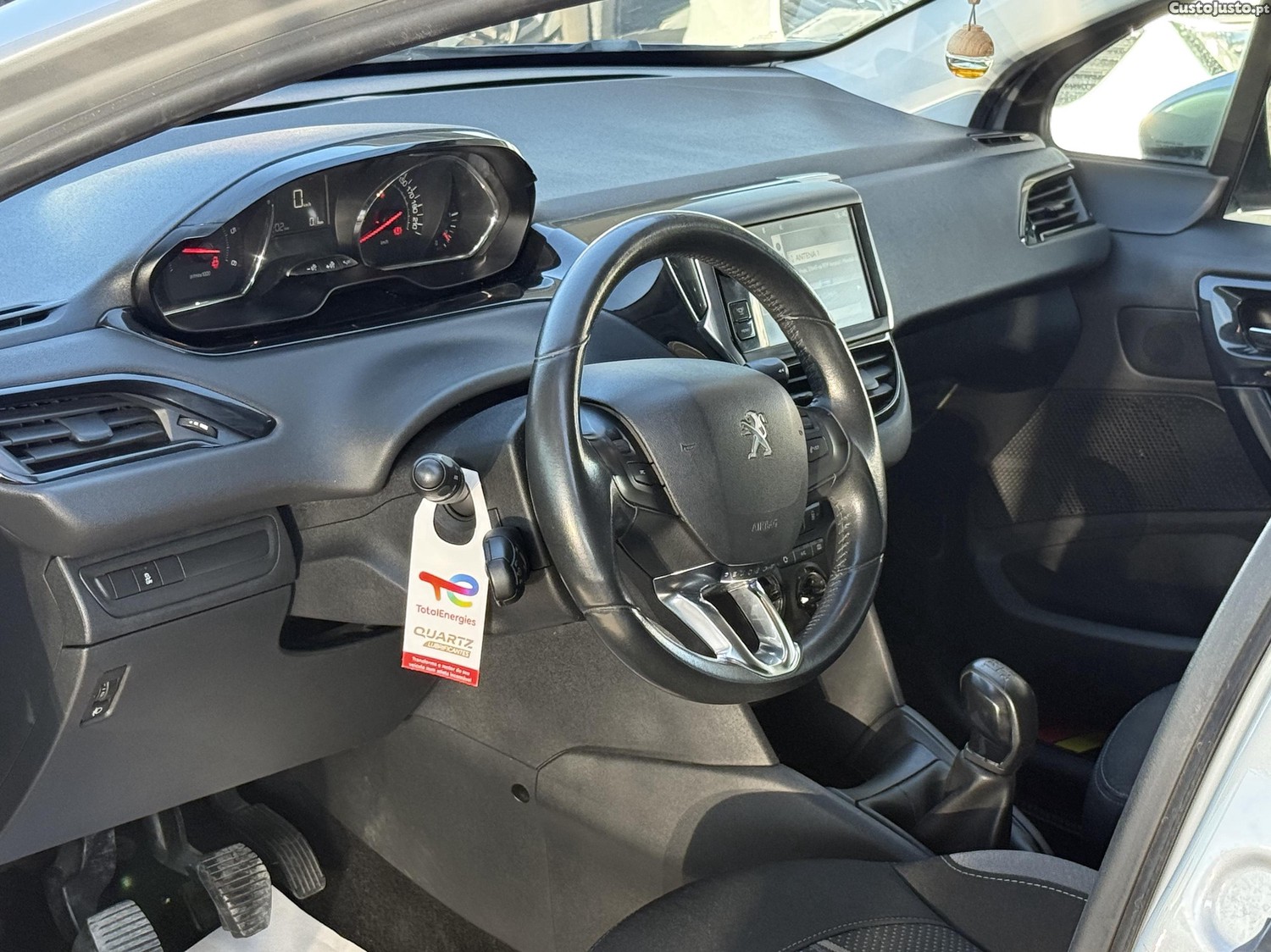 Peugeot 208 Style - 14 — photo 4