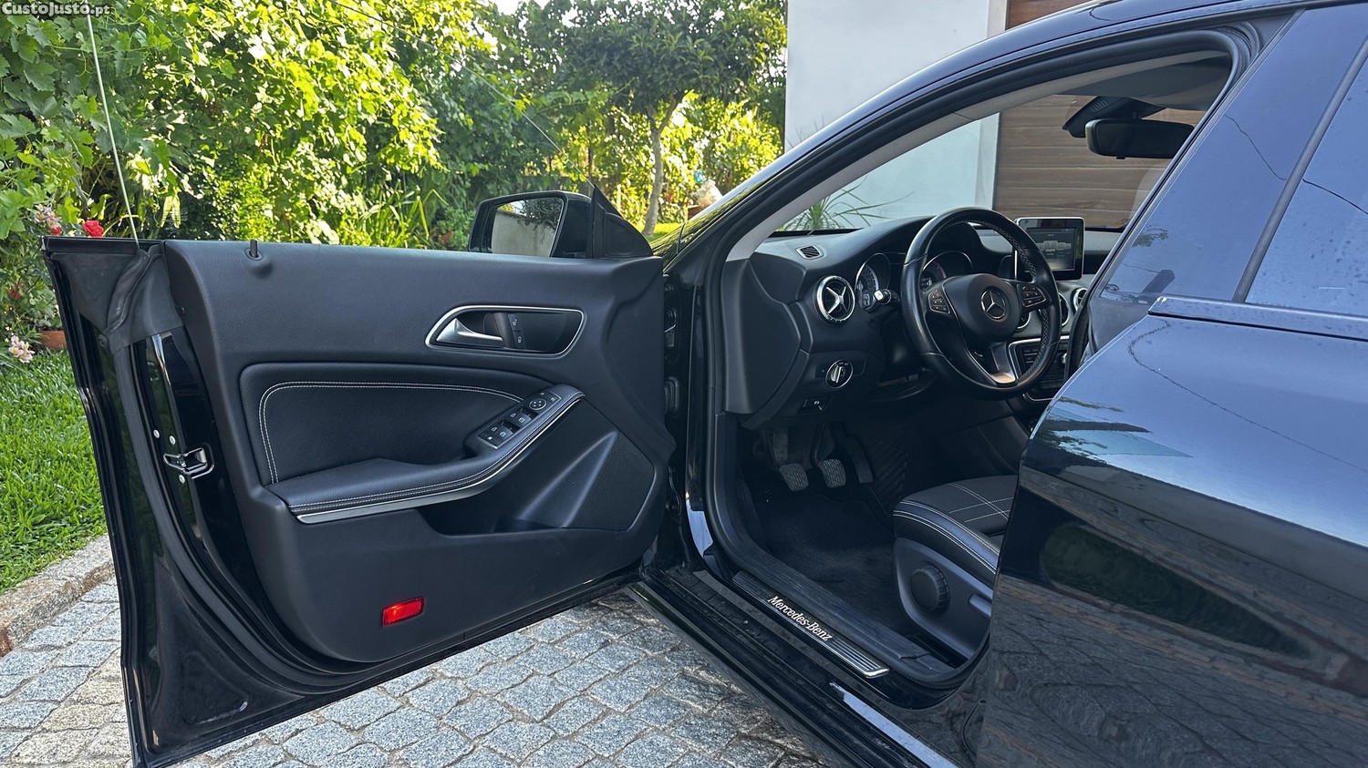 Mercedes-Benz CLA 180 Amg Line — fotografia 3