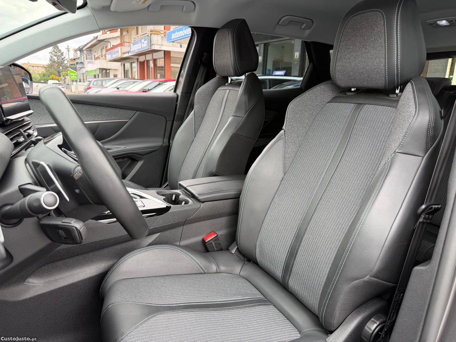 Peugeot 3008 1.6 Hybrid Allure e-EAT8 — fotografia 17