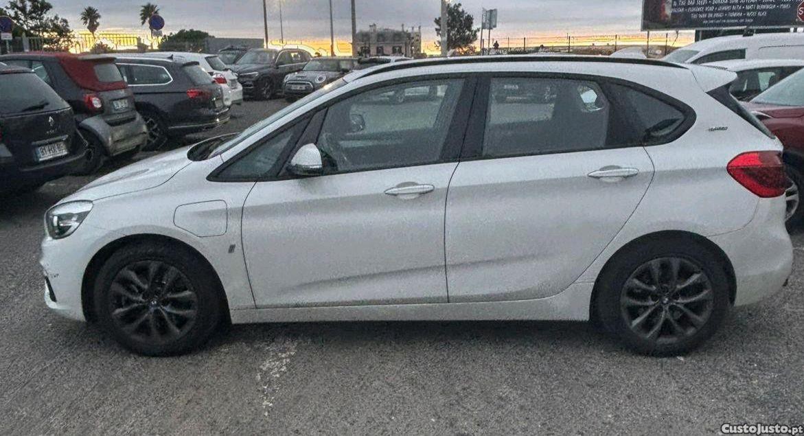 BMW 225 Active Tourer xe híbrido-gasolina — fotografia 5