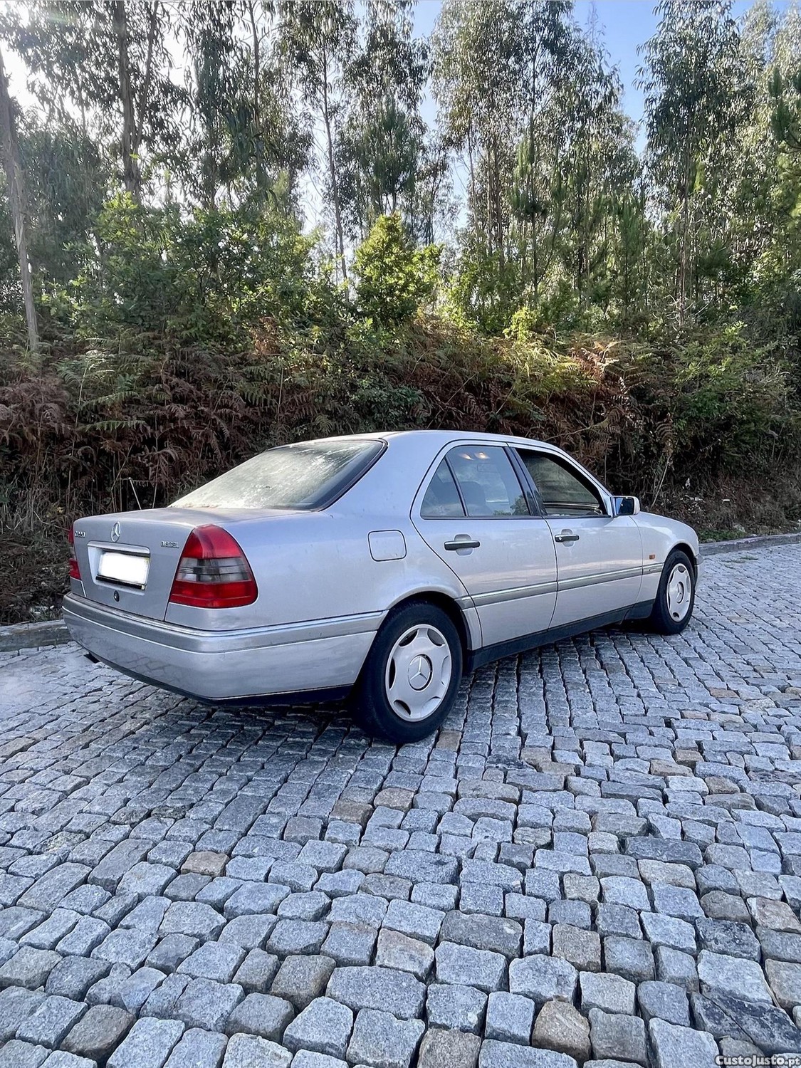 Mercedes-Benz 220 D — fotografia 2