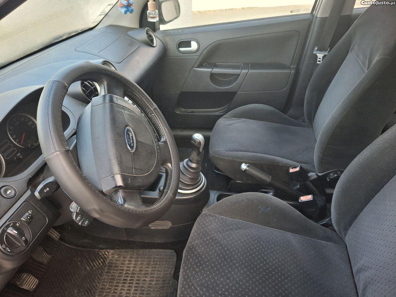 Ford Fiesta 1.25 — fotografia 8