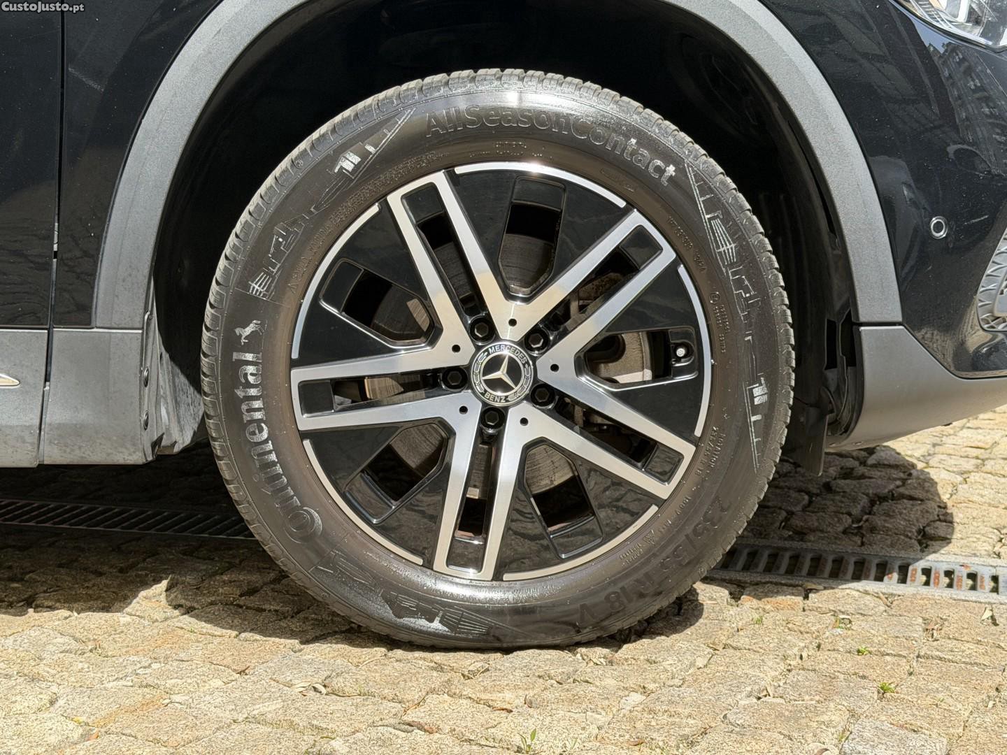 Mercedes-Benz GLA 250 e 8G-DCT Progressive — fotografia 21