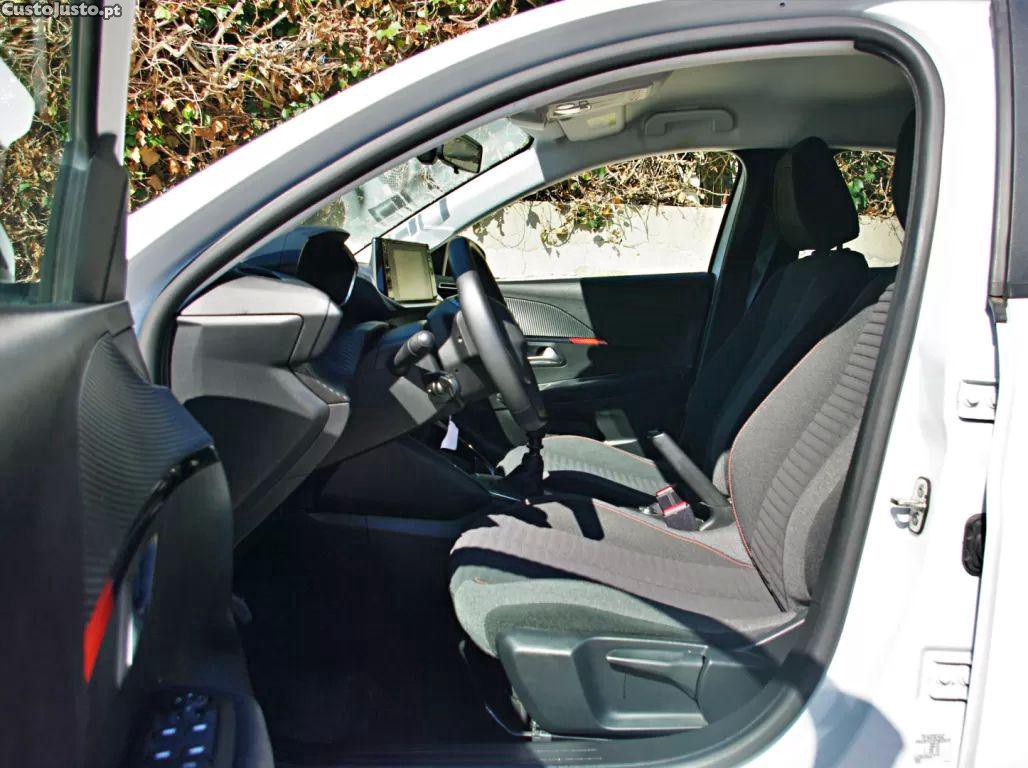 Peugeot 208 1.5 bluehdi allure — fotografia 11