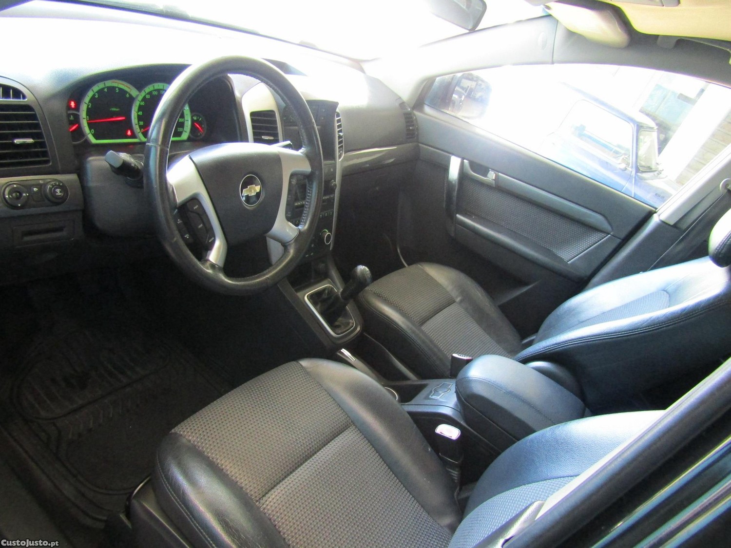 Chevrolet Captiva 2.0 VCDi Seven — fotografia 8