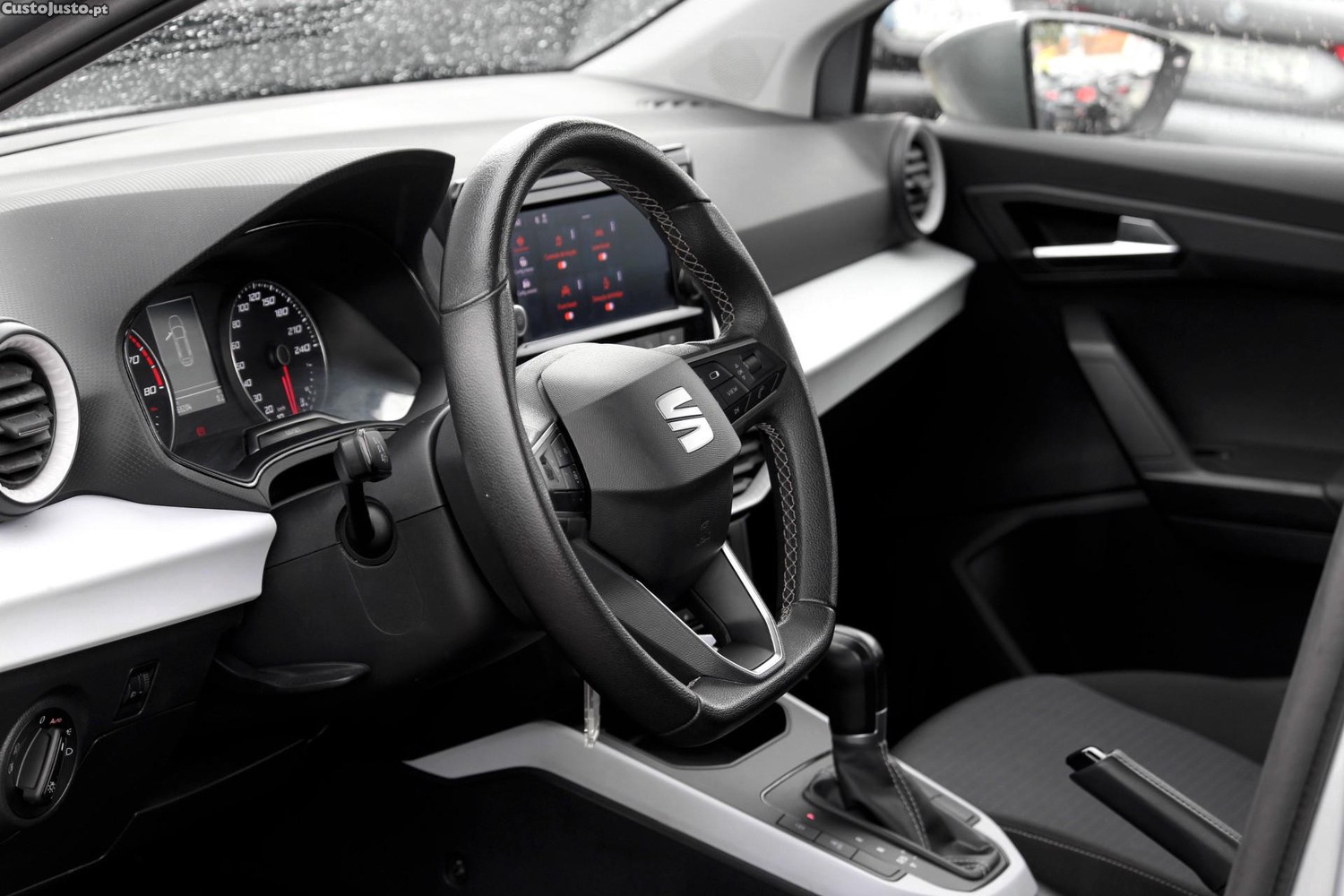SEAT Arona 1.0 TSI Style DSG — fotografia 17