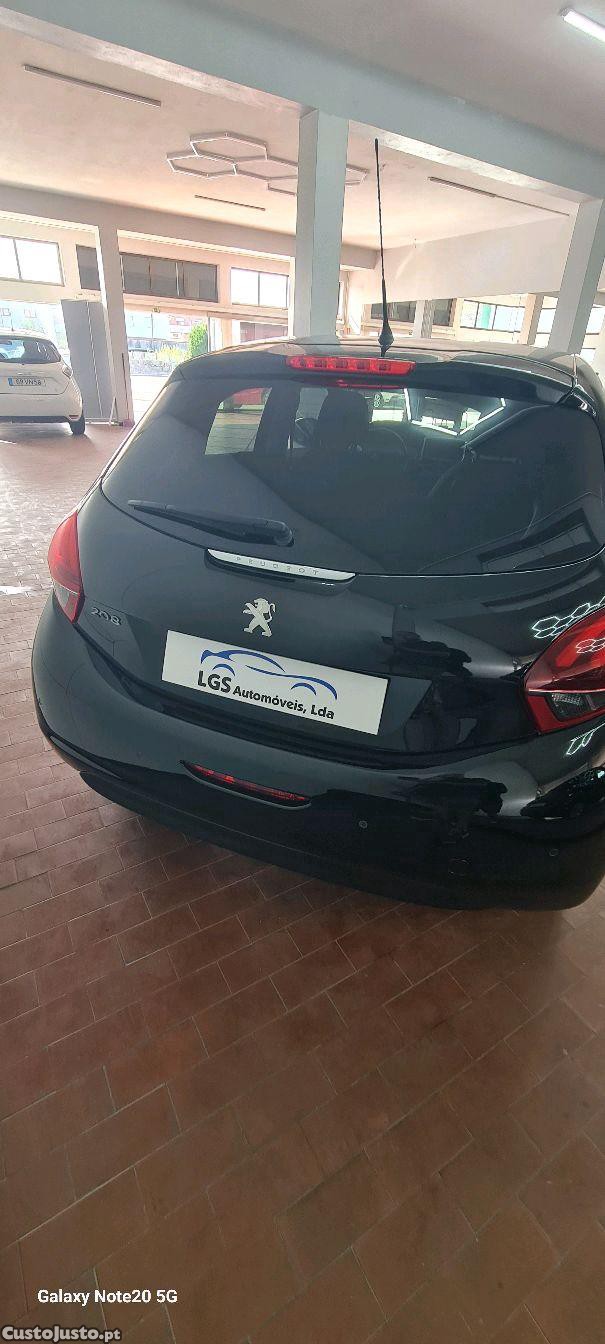 Peugeot 208 1.2vti - 17 — photo 4