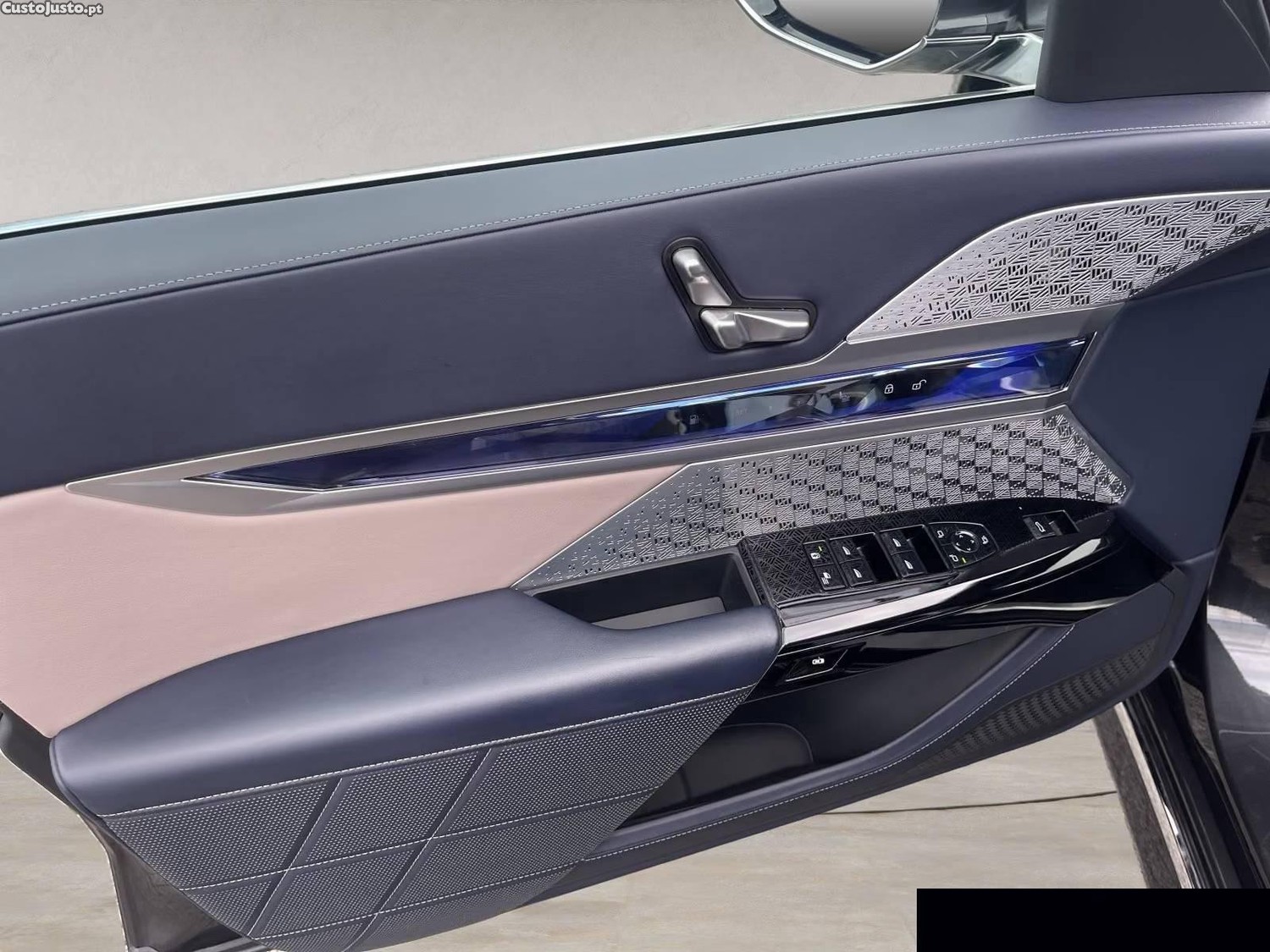 BMW 750 e xDrive - 25 — photo 5