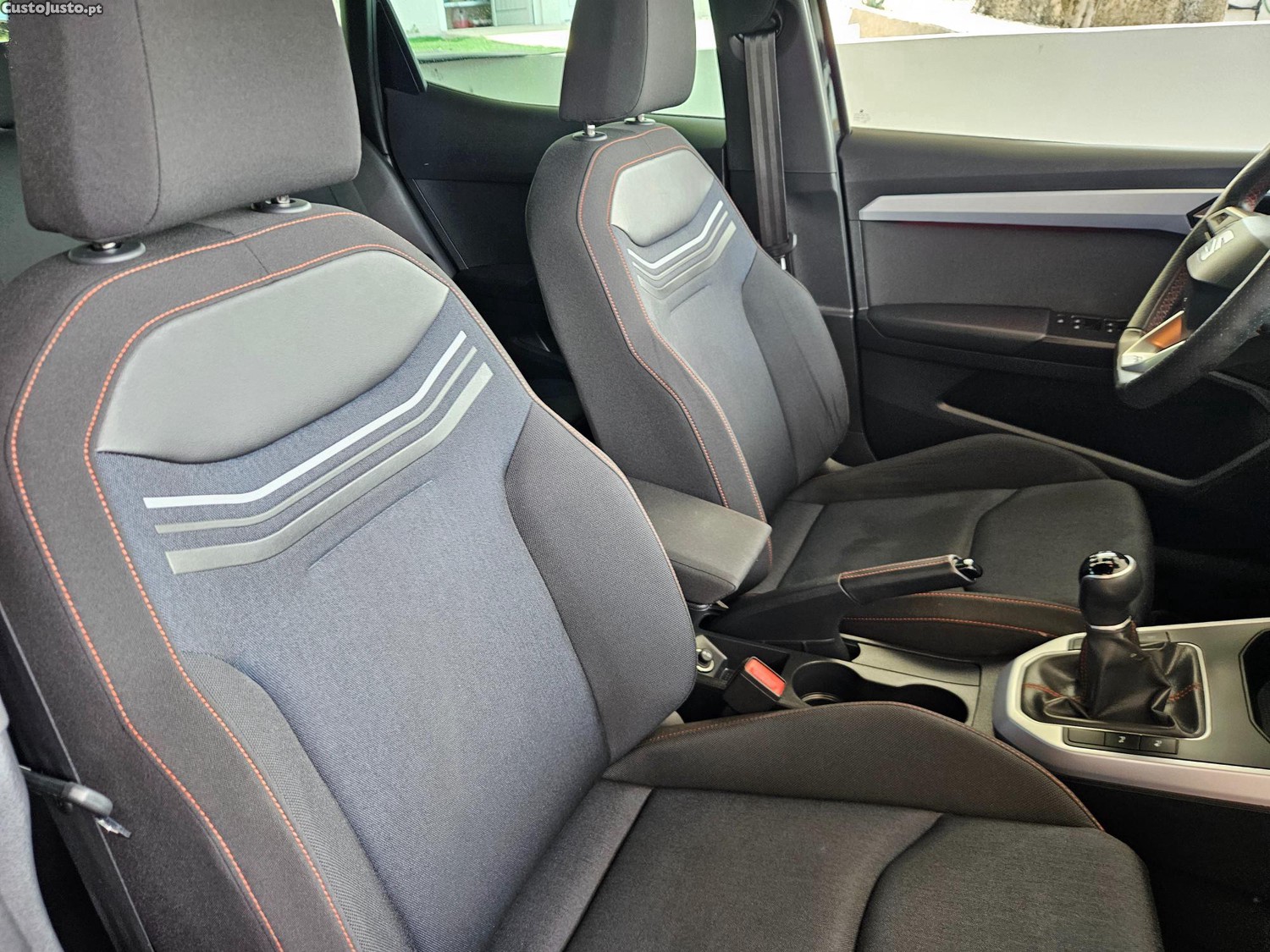SEAT Arona 1.0 TSI FR — fotografia 4