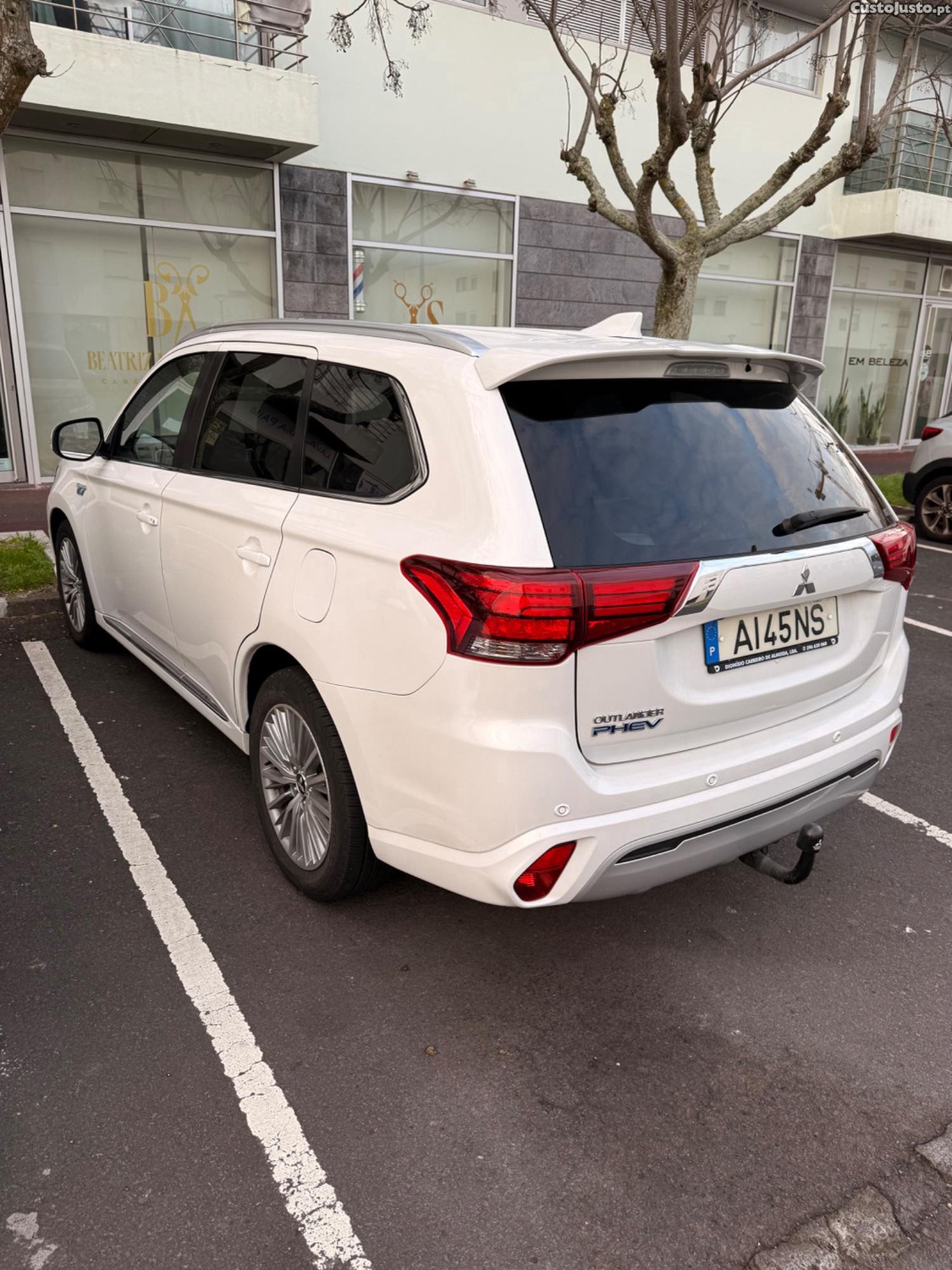 Mitsubishi Outlander PHEV — fotografia 4