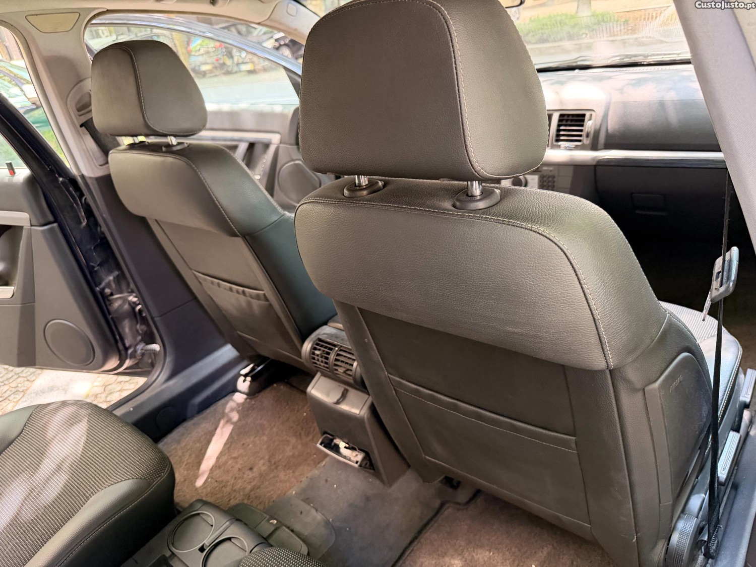 Opel Signum 1.9 CDTi Cosmo 150 CV — fotografia 7