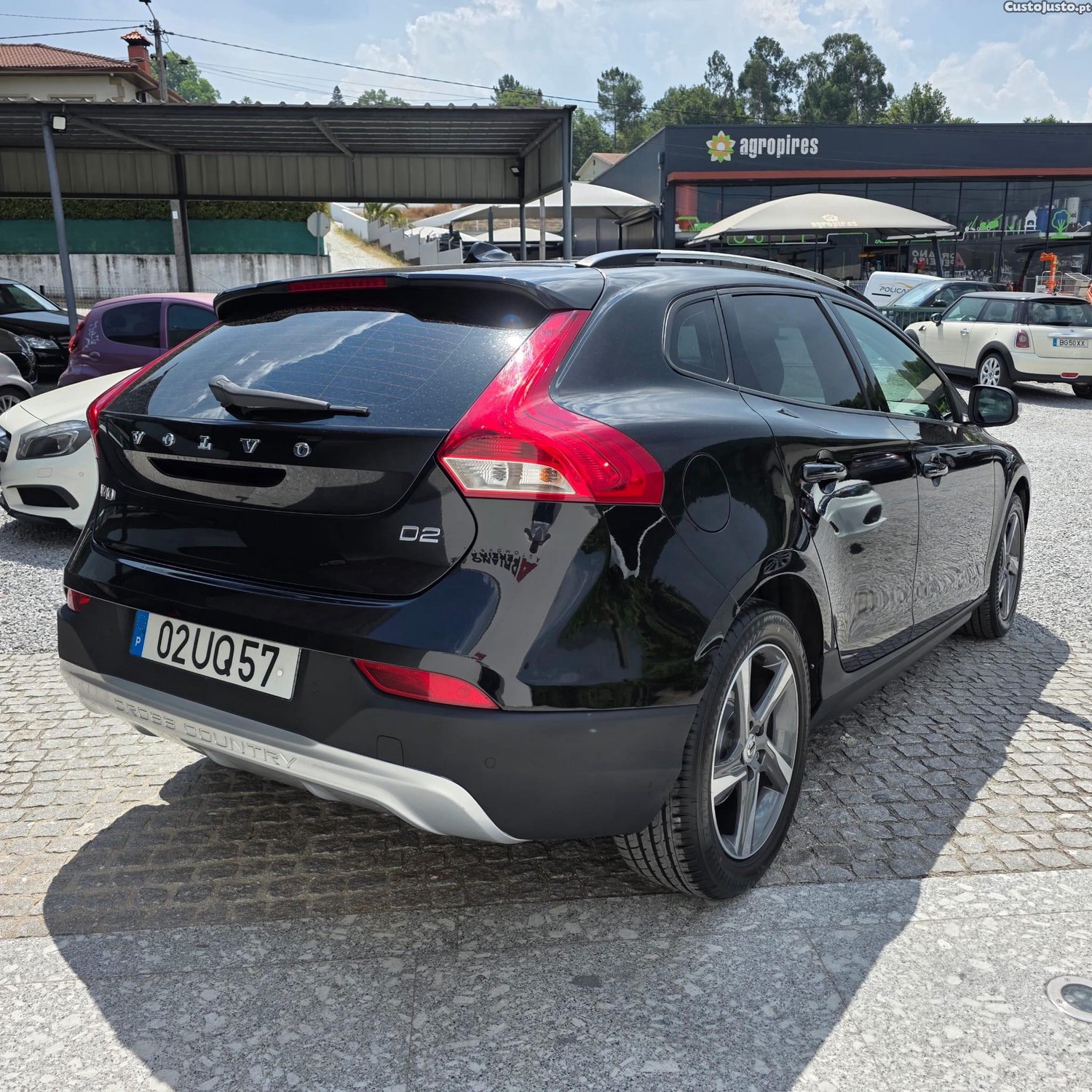 Volvo V40 Cross Country 2.0 D2 Momentum - 18 — photo 2