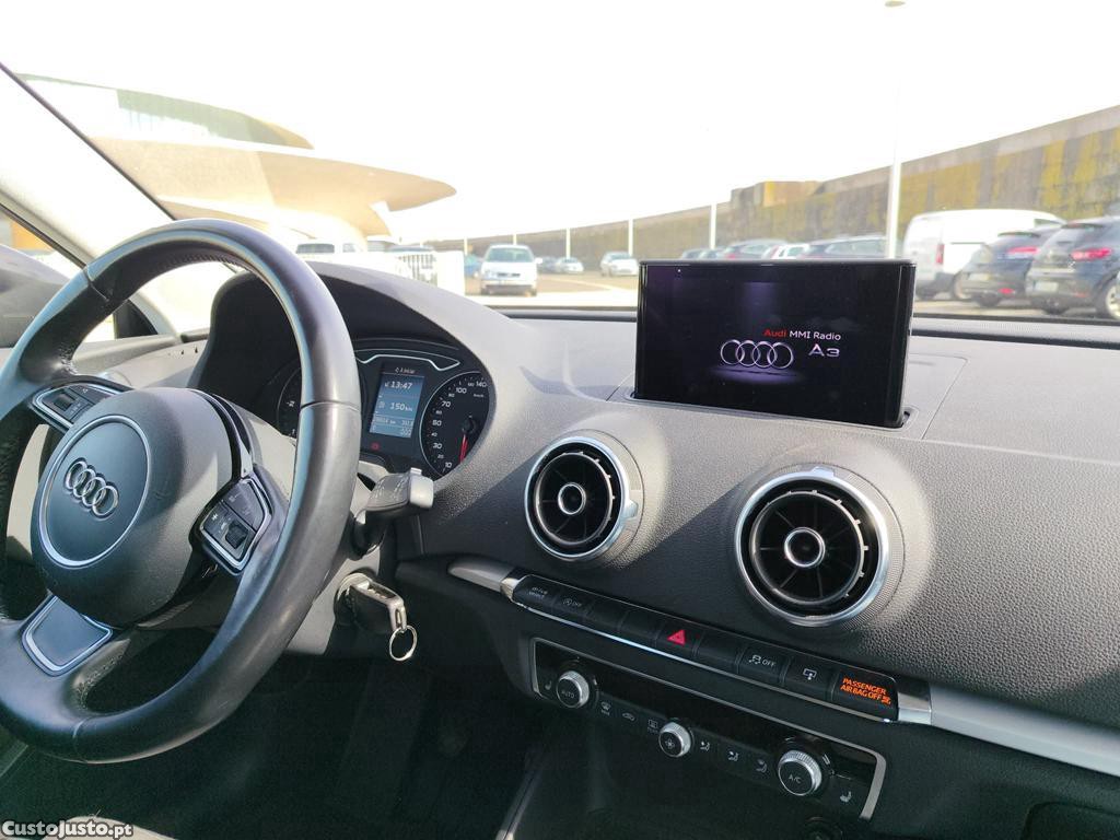 Audi A3 1.6 TDI SPORT 105 CV — fotografia 4