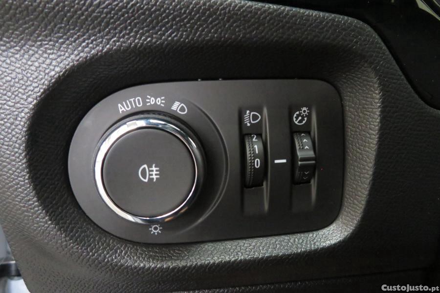 Opel Corsa 1.2 T GS — fotografia 8