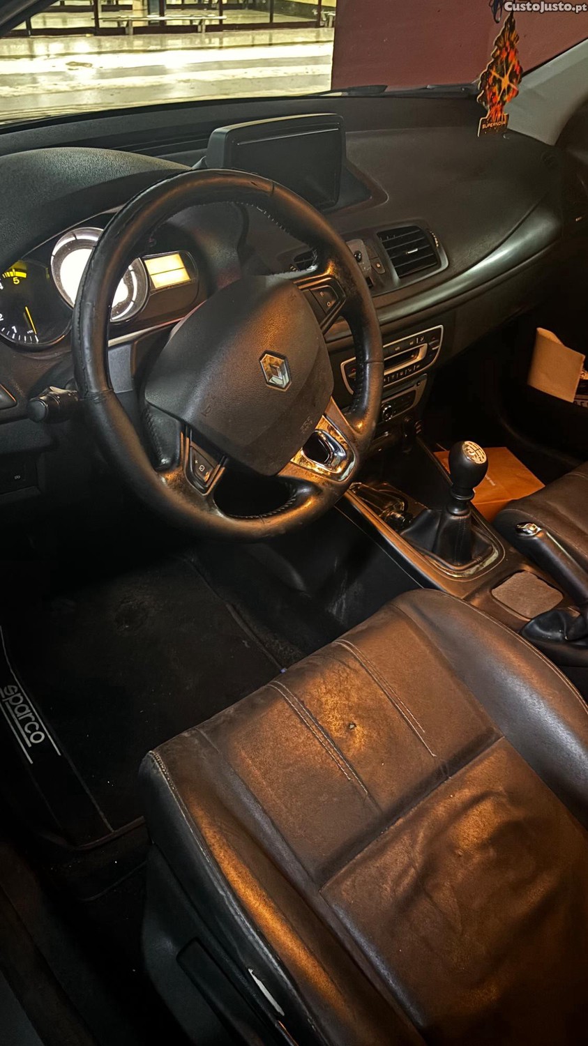 Renault Mégane 1.5 - 14 — photo 3