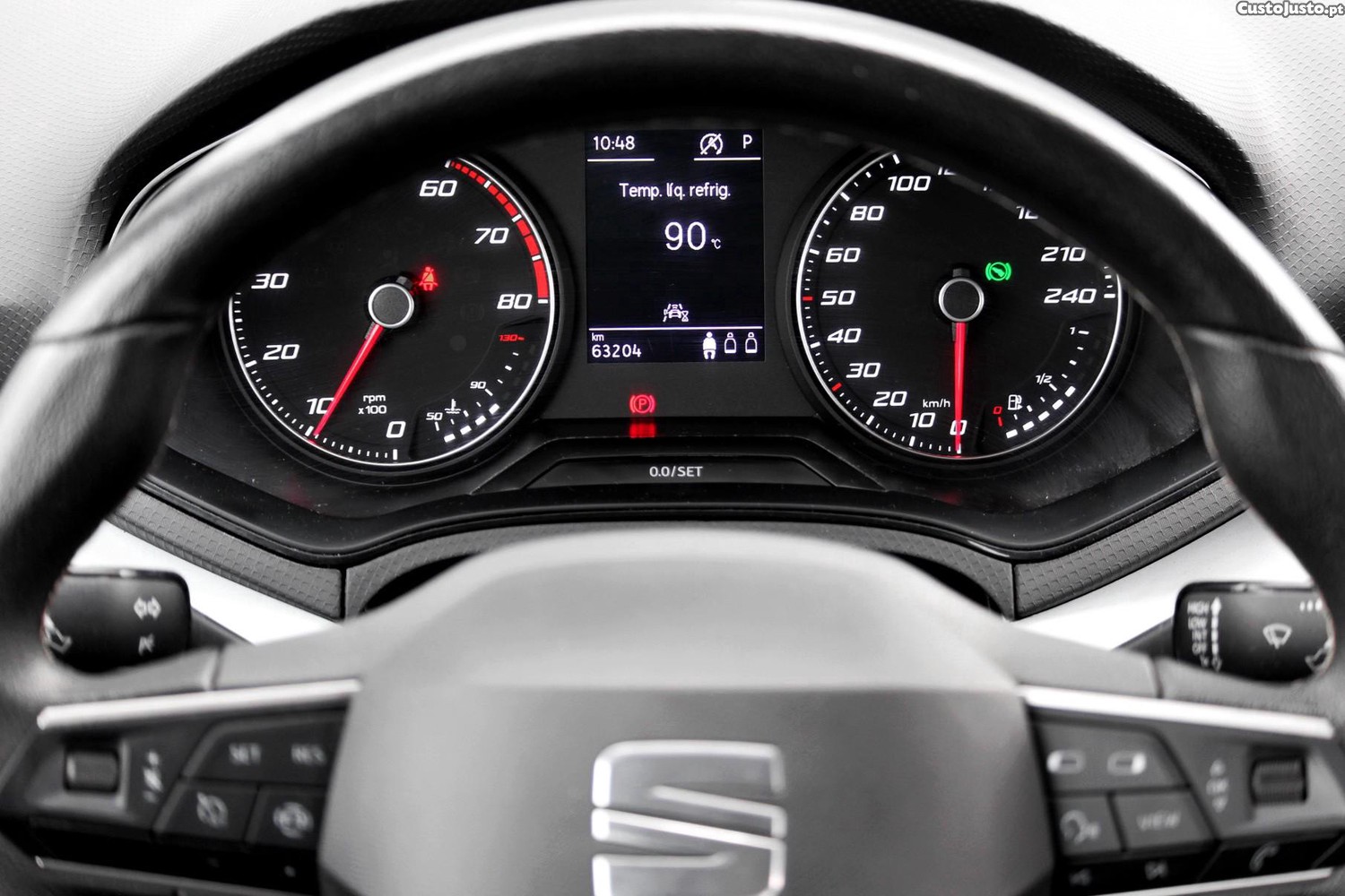 SEAT Arona 1.0 TSI Style DSG — fotografia 2