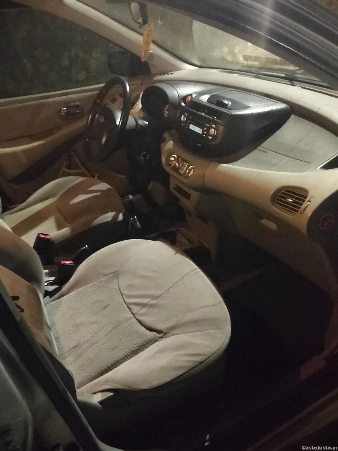 Nissan Almera Tino - 02 — photo 5