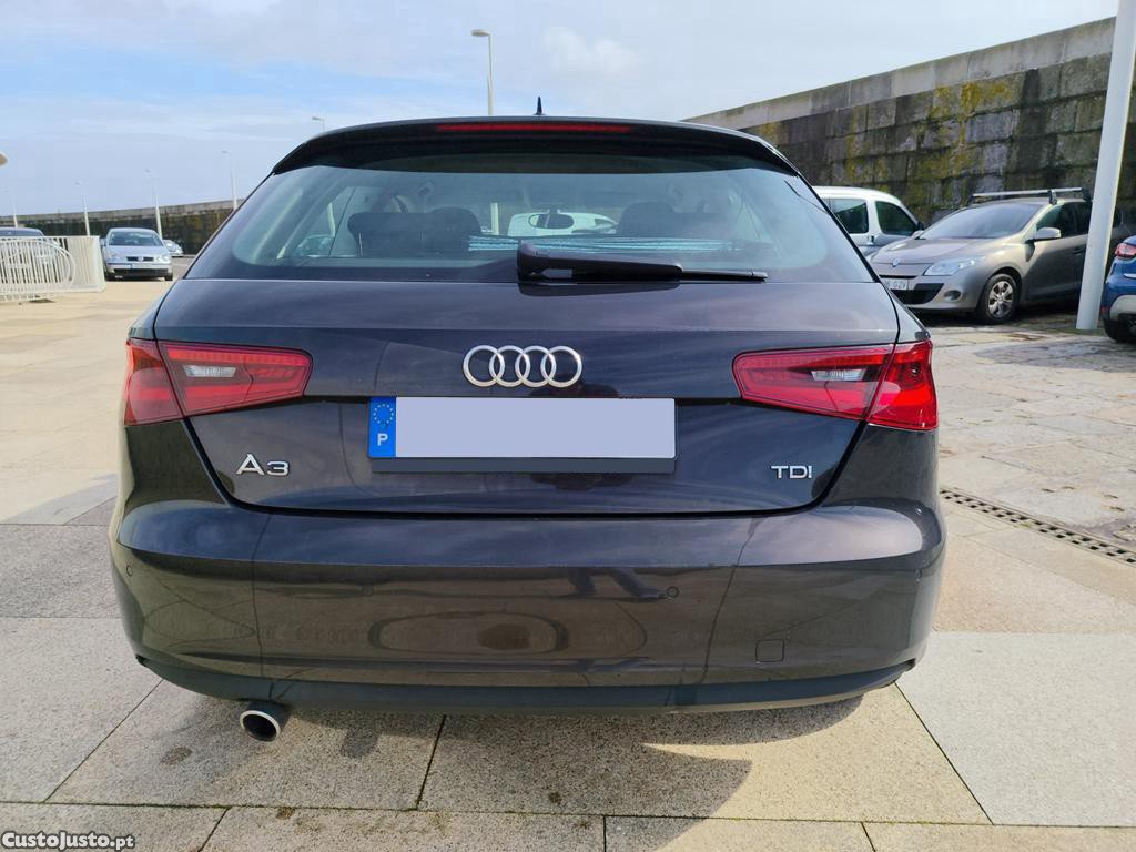 Audi A3 1.6 TDI SPORT 105 CV — fotografia 2