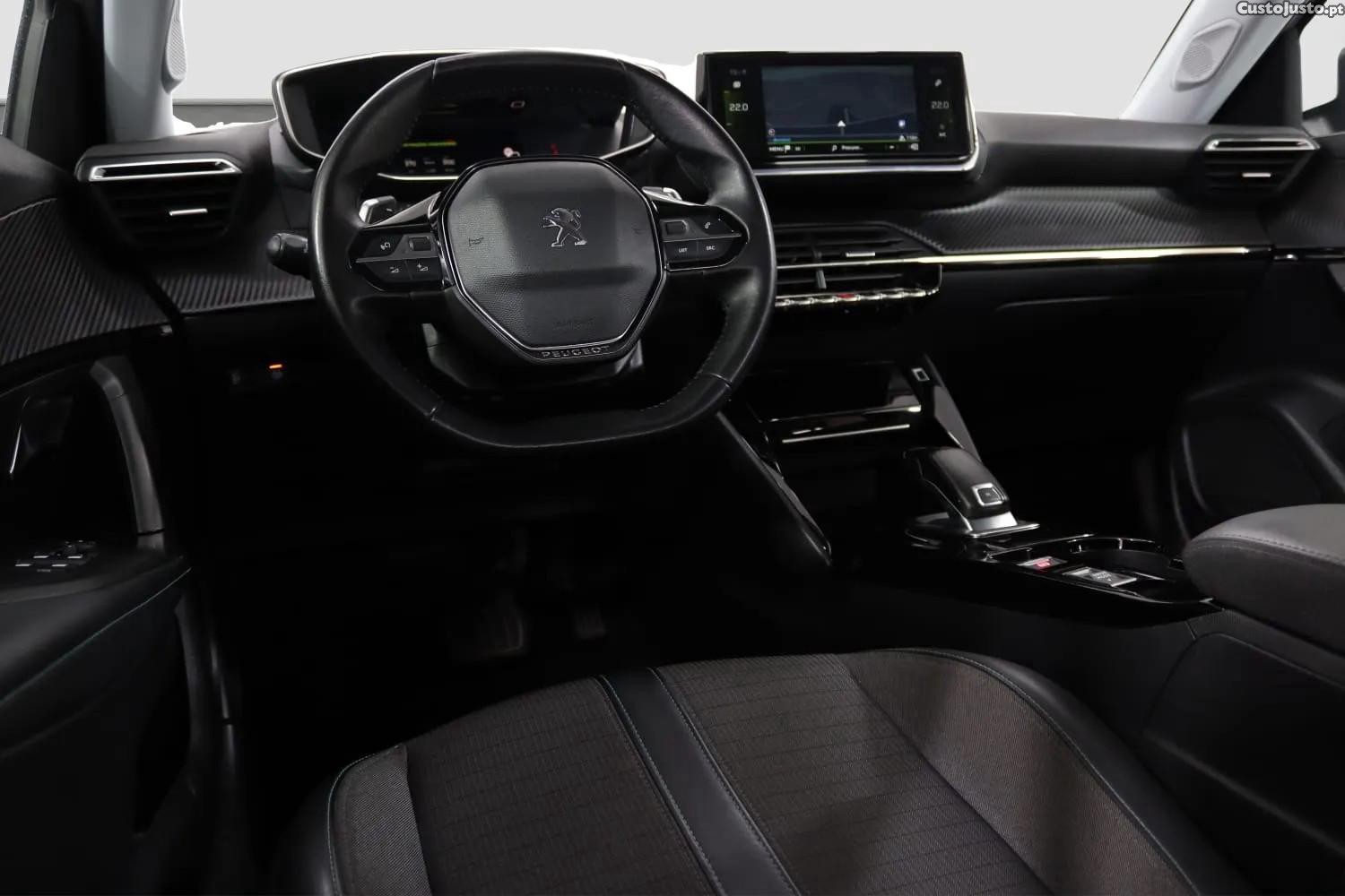Peugeot 2008 PureTech 130 EAT8 Allure - 21 — photo 4