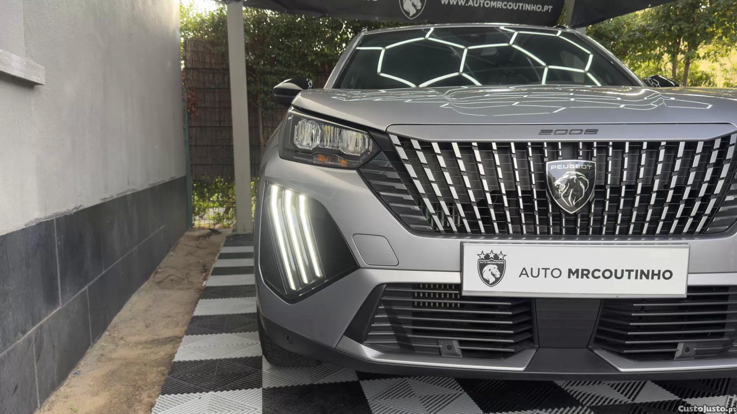Peugeot 2008 Puretech 100 allure - 24 — photo 2