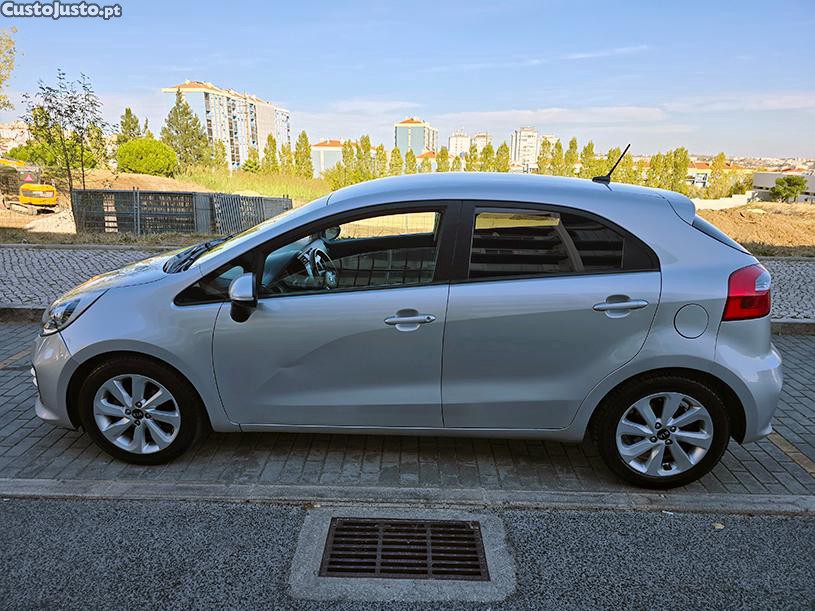 Kia Rio 1.2 CVVT Spirit - 70.000kms - 16 — photo 2