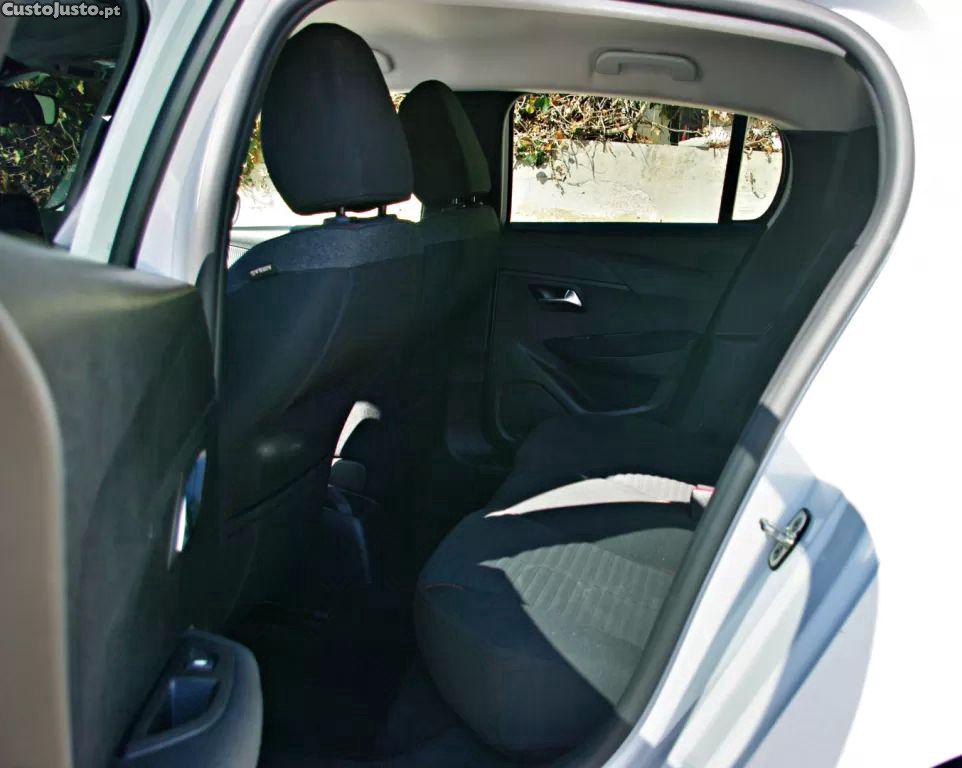 Peugeot 208 1.5 bluehdi allure — fotografia 3