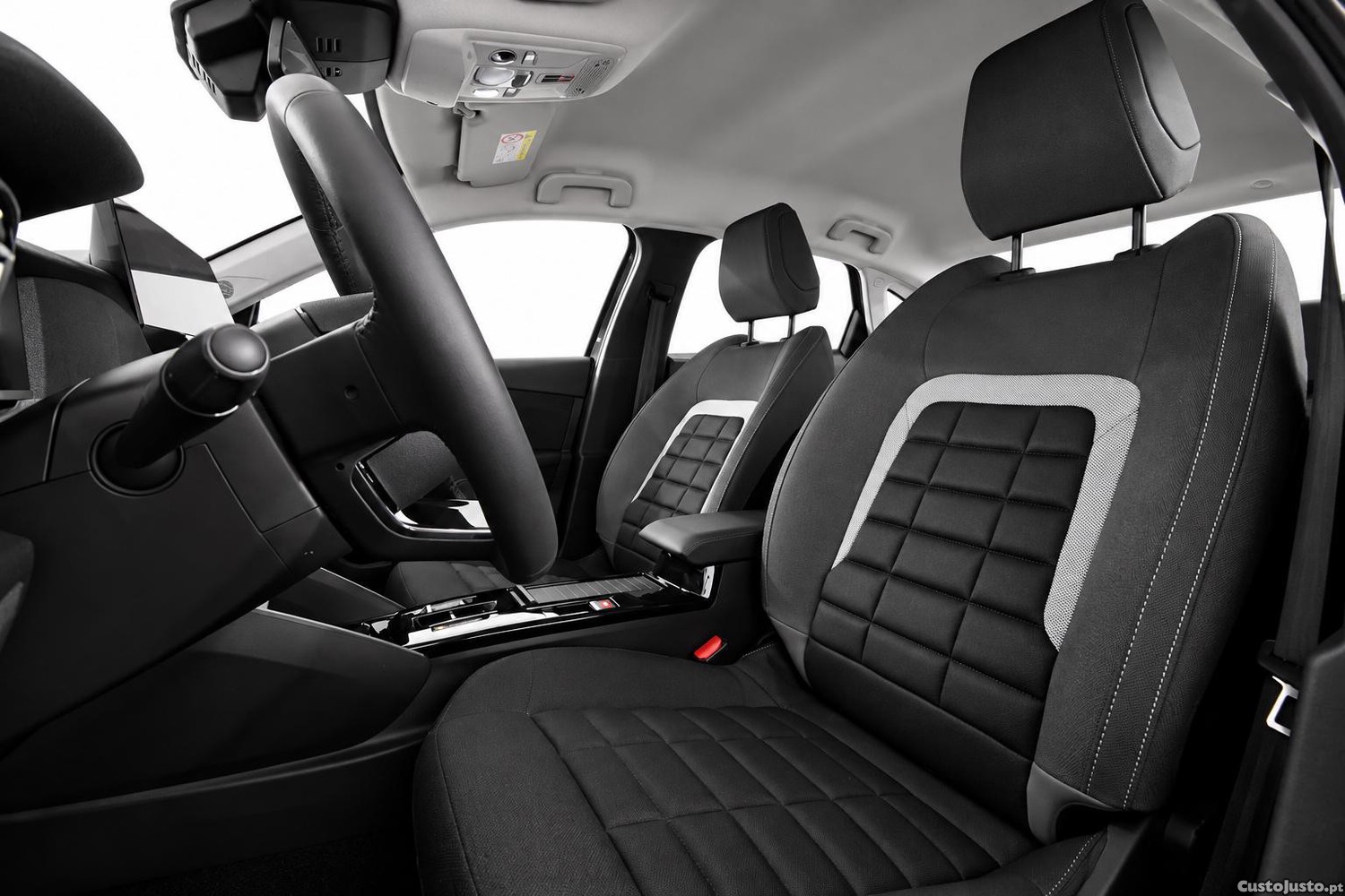 Citroën e-C4 X PLUS 156CV 54Kwh (AUTO) - 25 — photo 4