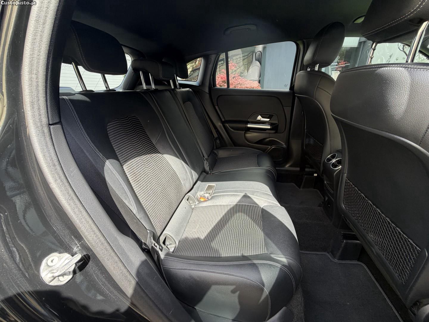 Mercedes-Benz GLA 250 e 8G-DCT Progressive — fotografia 14