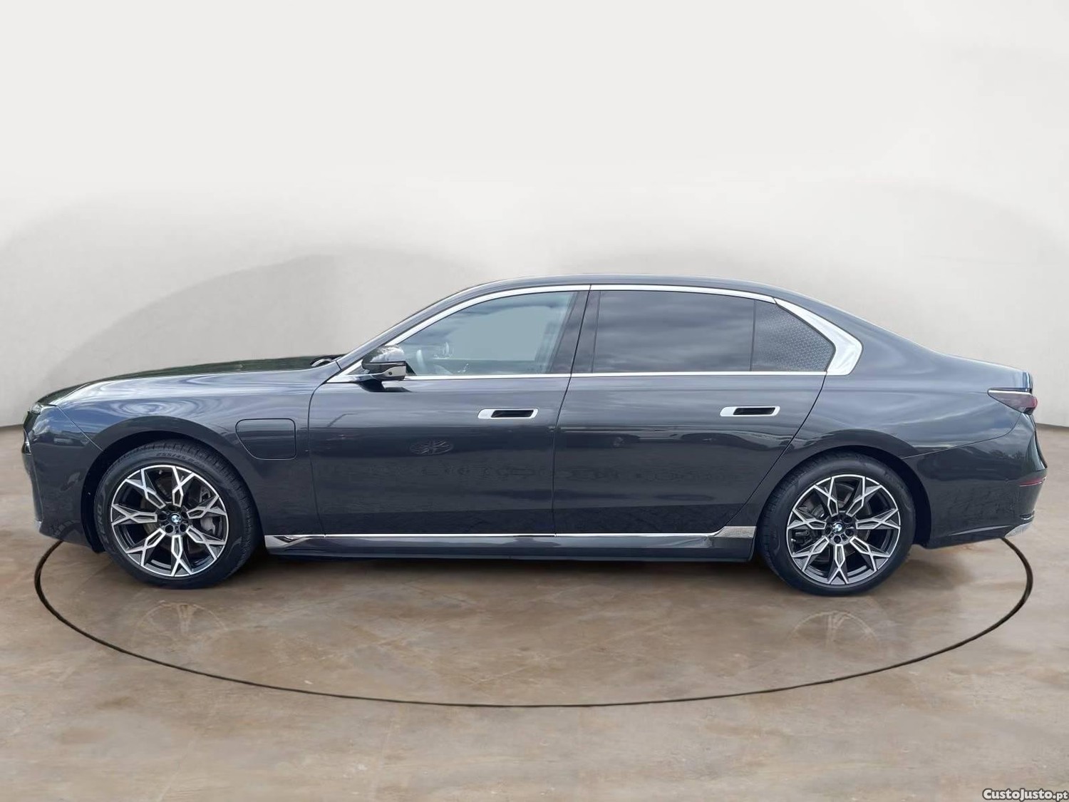 BMW 750 e xDrive - 25 — photo 2