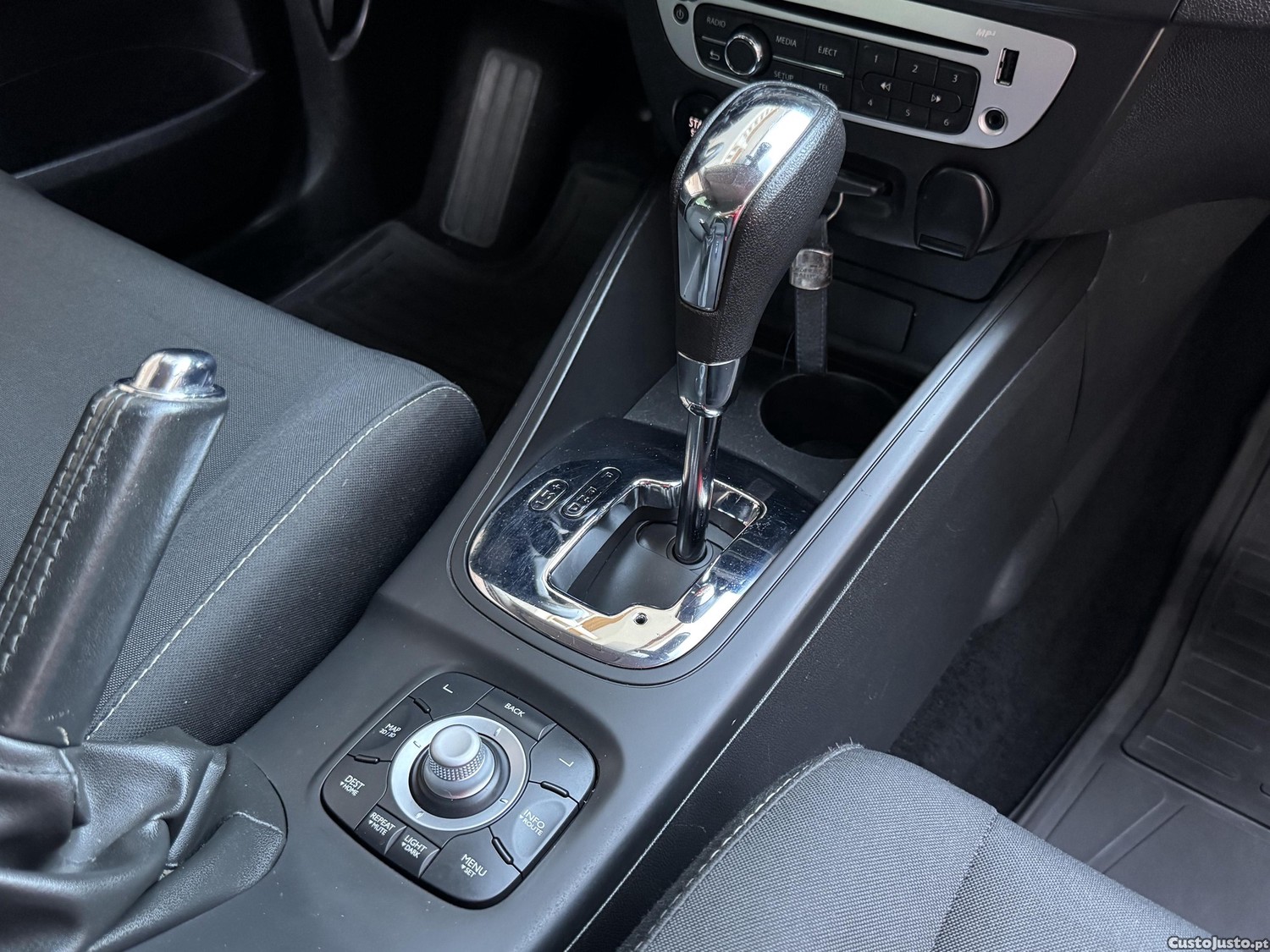 Renault Mégane LIMITED AUTO 2016 — fotografia 3