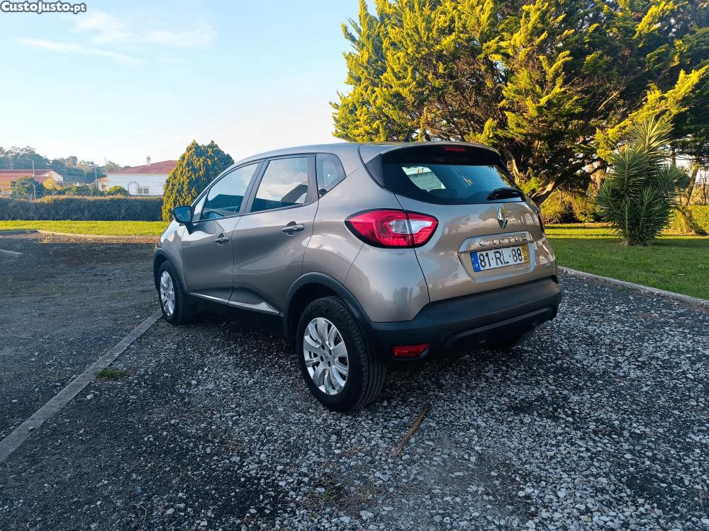 Renault Captur 1.5 dCi - 16 — photo 4