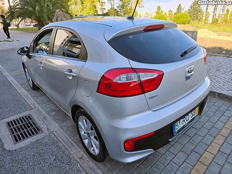 Kia Rio 1.2 CVVT Spirit - 70.000kms - 16 — photo 4