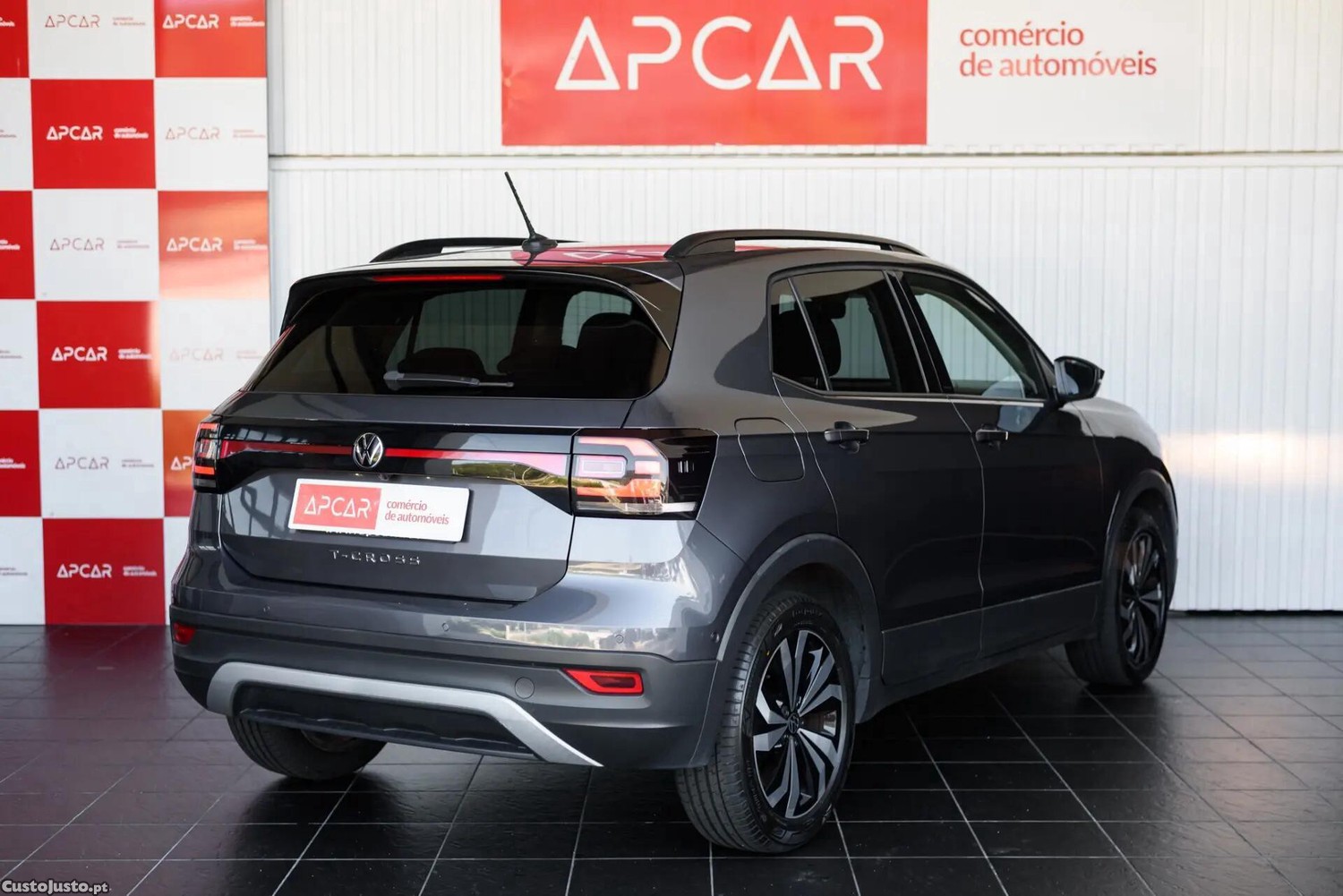 VW T-Cross 1.0 TSI Life - 22 — photo 3