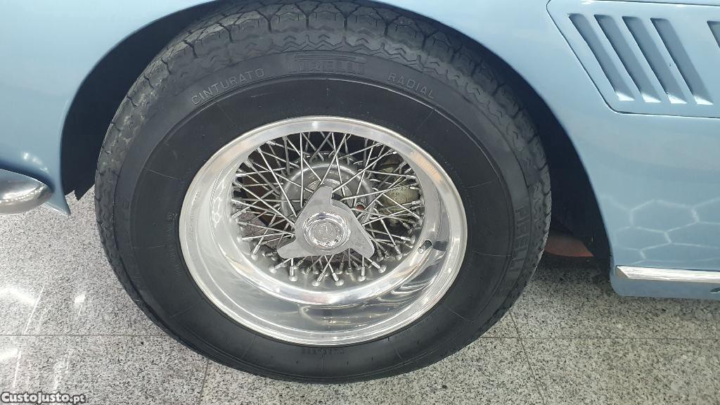 Ferrari 330 GT 2+2 — fotografia 2