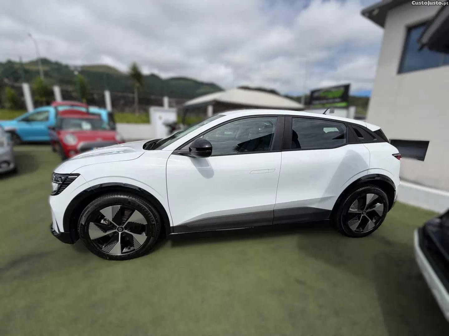 Renault Mégane Ev40 equilibre — fotografia 12