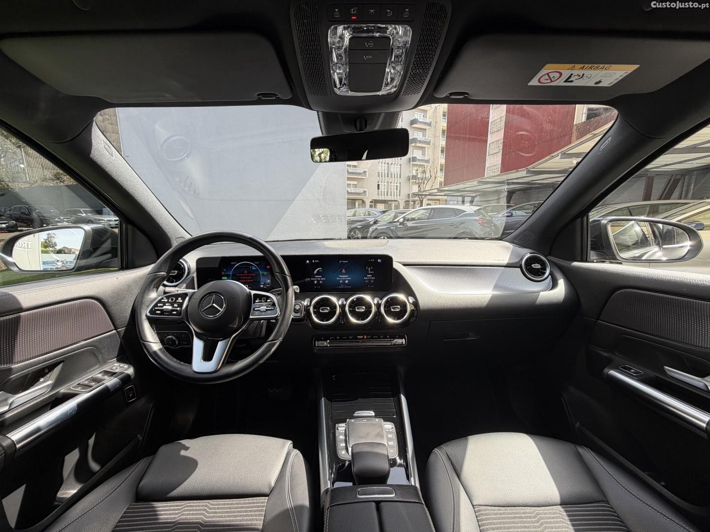 Mercedes-Benz GLA 250 e 8G-DCT Progressive — fotografia 12