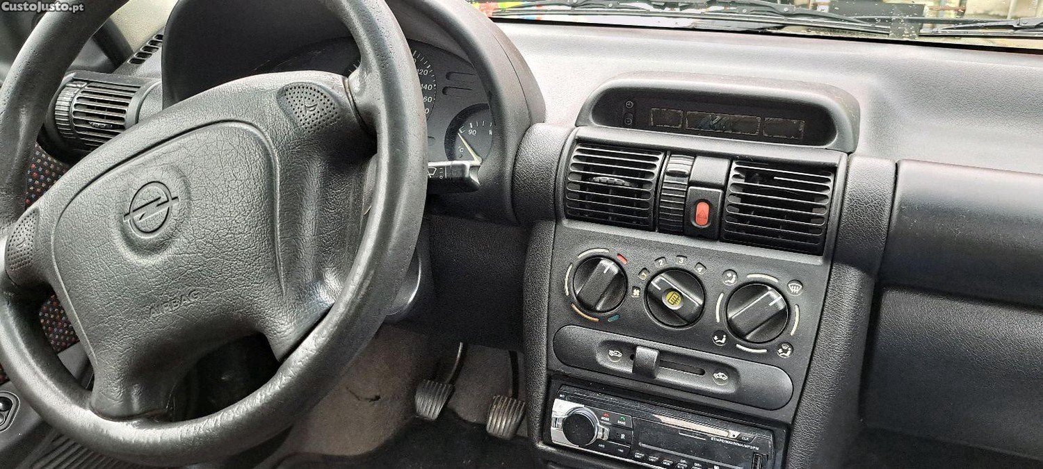 Opel Corsa b — fotografia 3