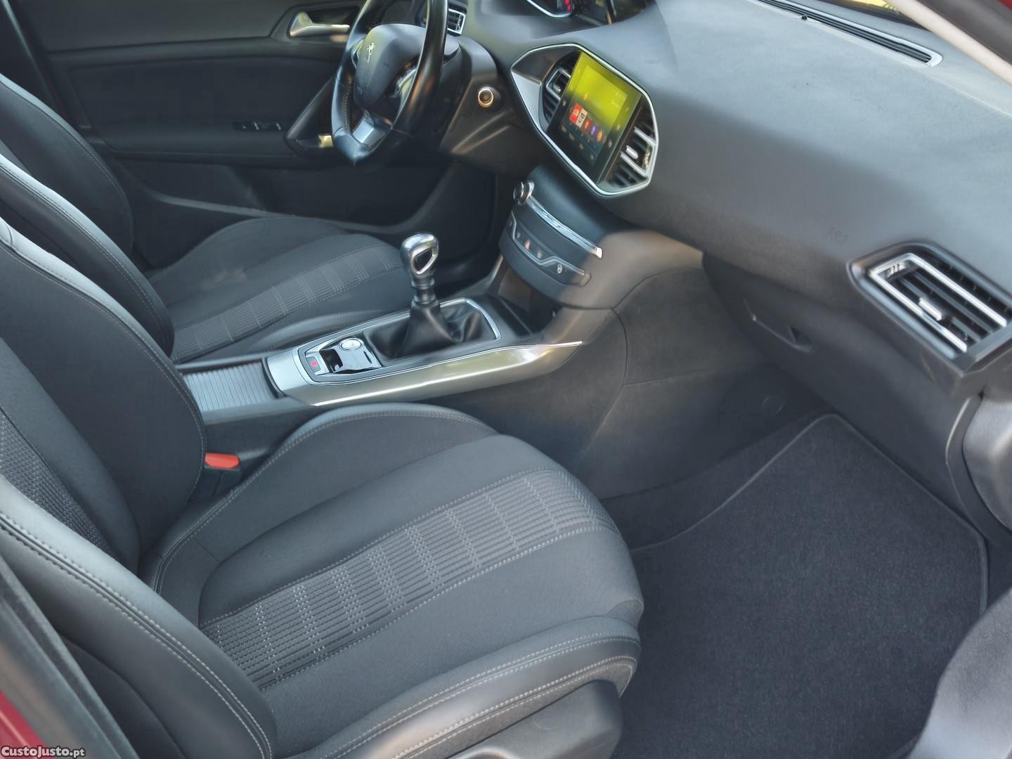 Peugeot 308 1.2 PureTech Allure J17 — fotografia 6