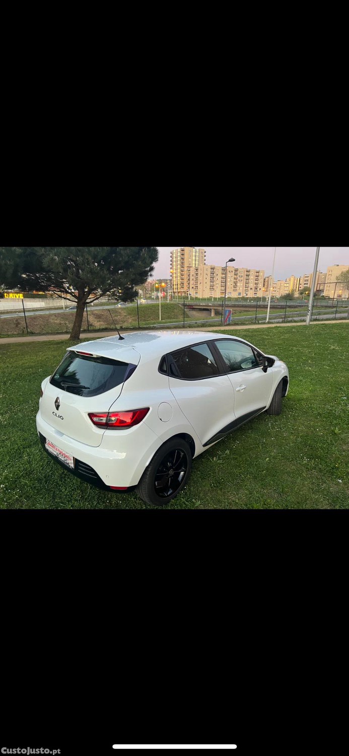 Renault Clio 0,9 TCE 90 cv LIMITED — fotografia 13