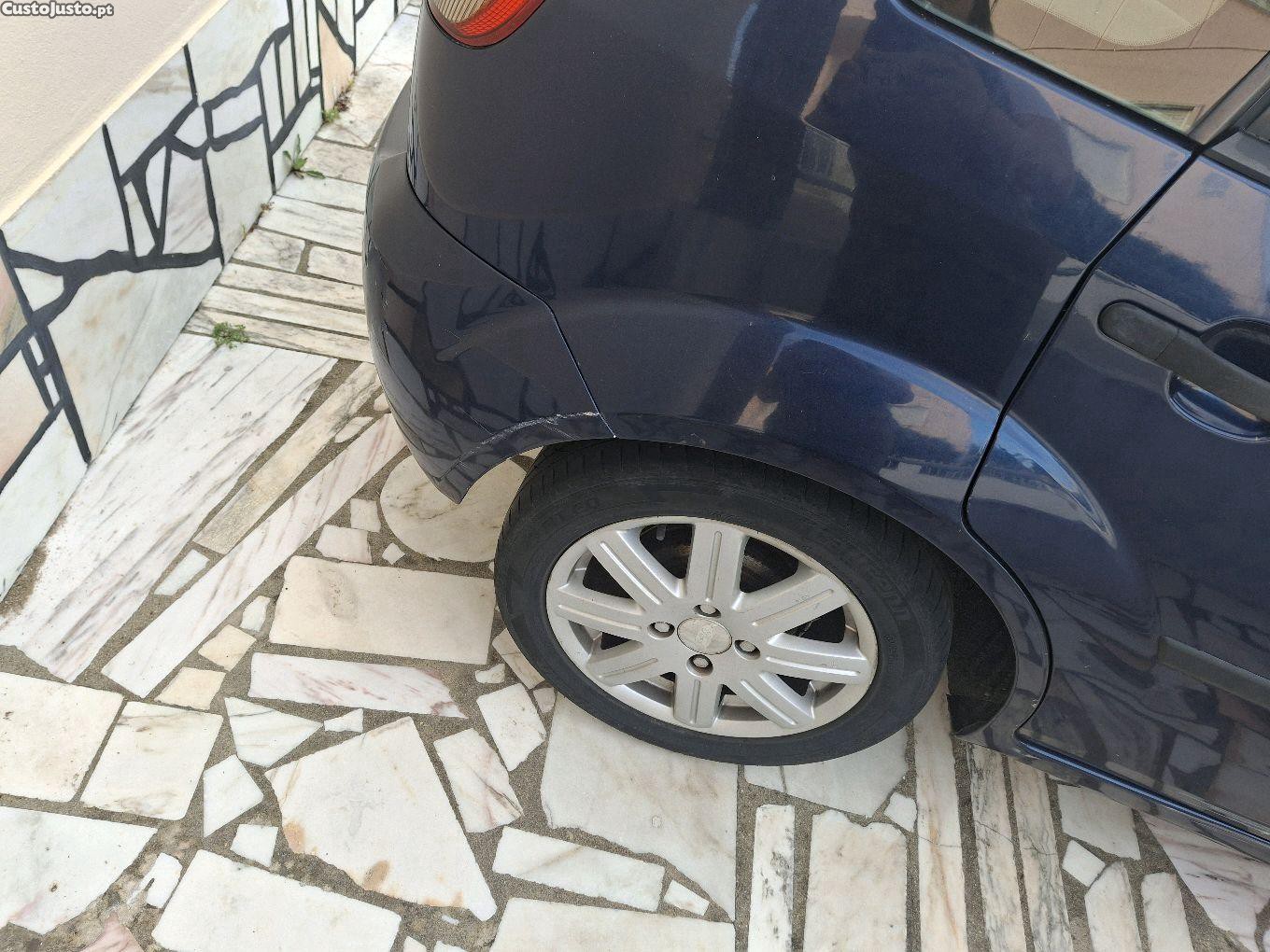 Ford Fiesta 1.25 — fotografia 3