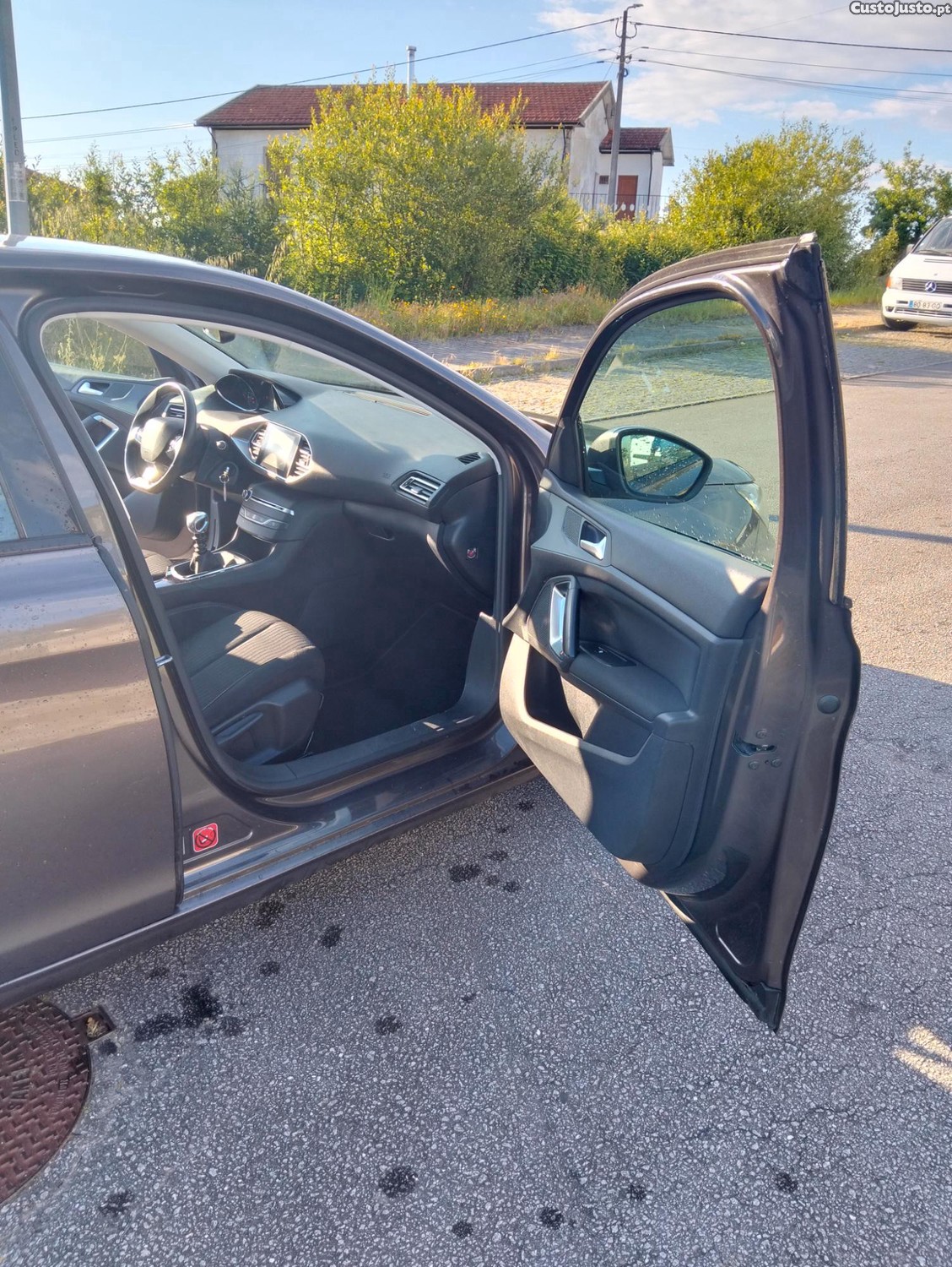 Peugeot 308 SW — fotografia 2