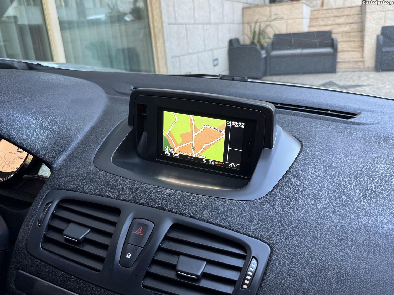 Renault Mégane LIMITED AUTO 2016 — fotografia 5