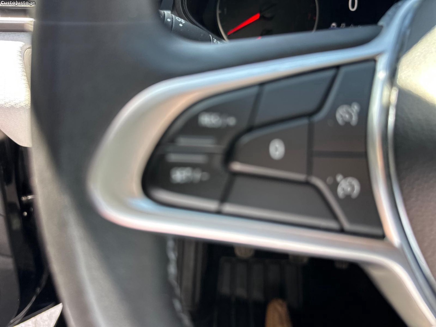 Renault Clio 1.0 TCe Techno — fotografia 3