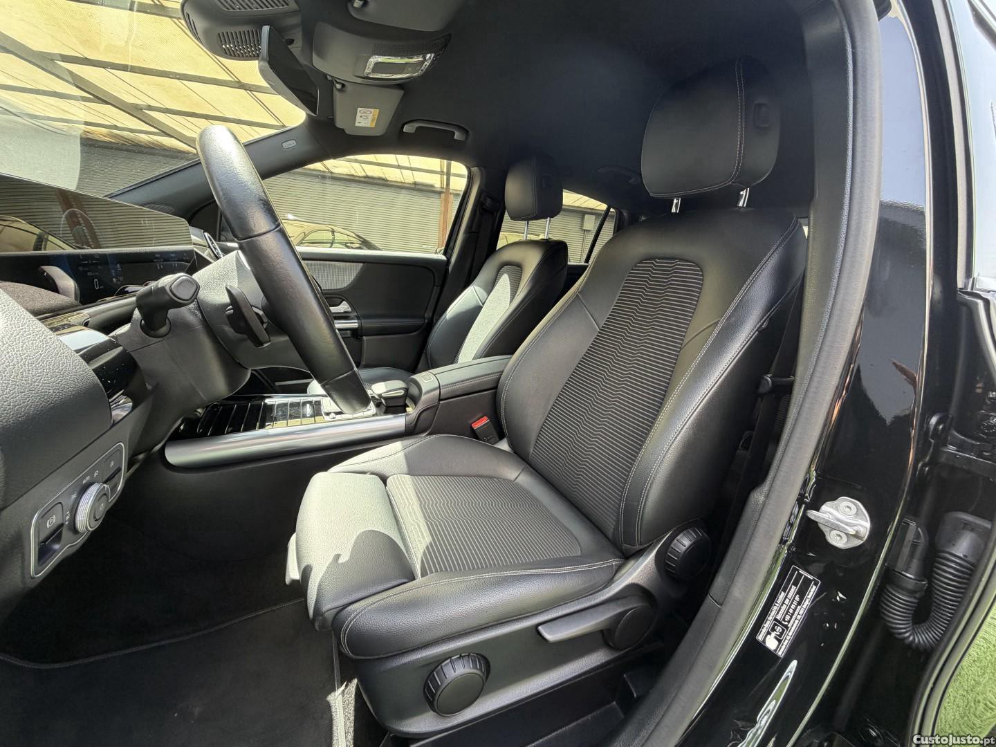 Mercedes-Benz GLA 250 e 8G-DCT Progressive — fotografia 3