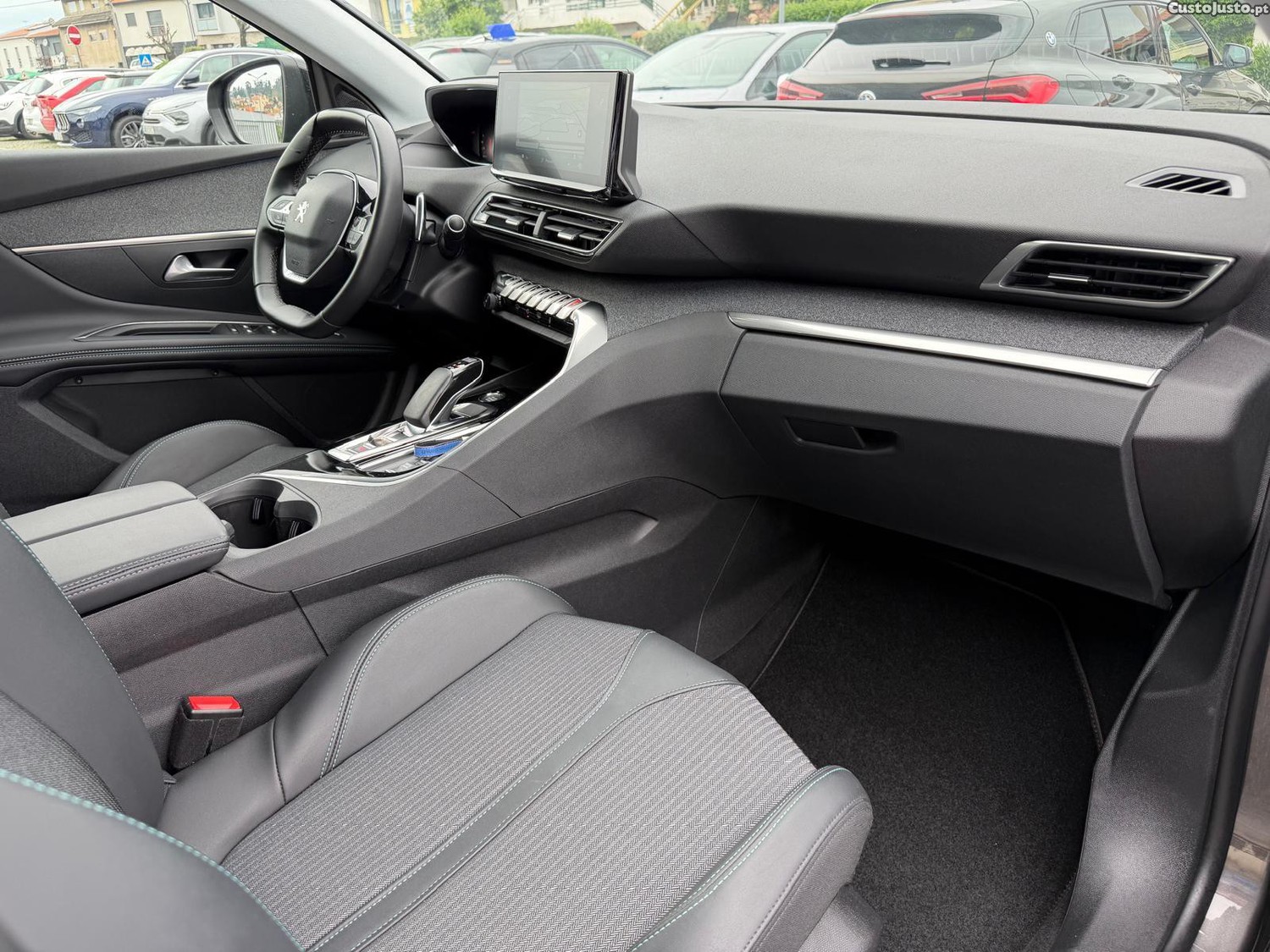 Peugeot 3008 1.6 Hybrid Allure e-EAT8 — fotografia 11